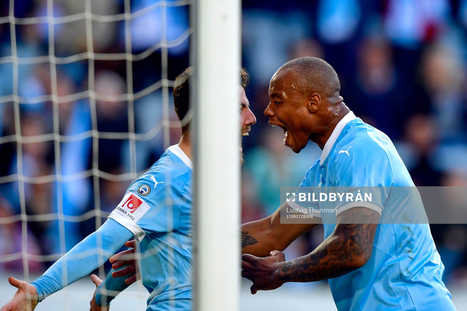 Malmö FFs Erdal Rakip jublar med Carlos Strandberg