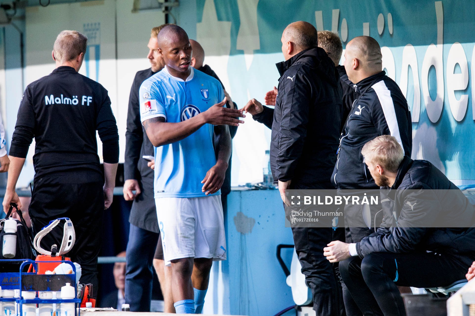 Malmö FFs Carlos Strandberg på bänken