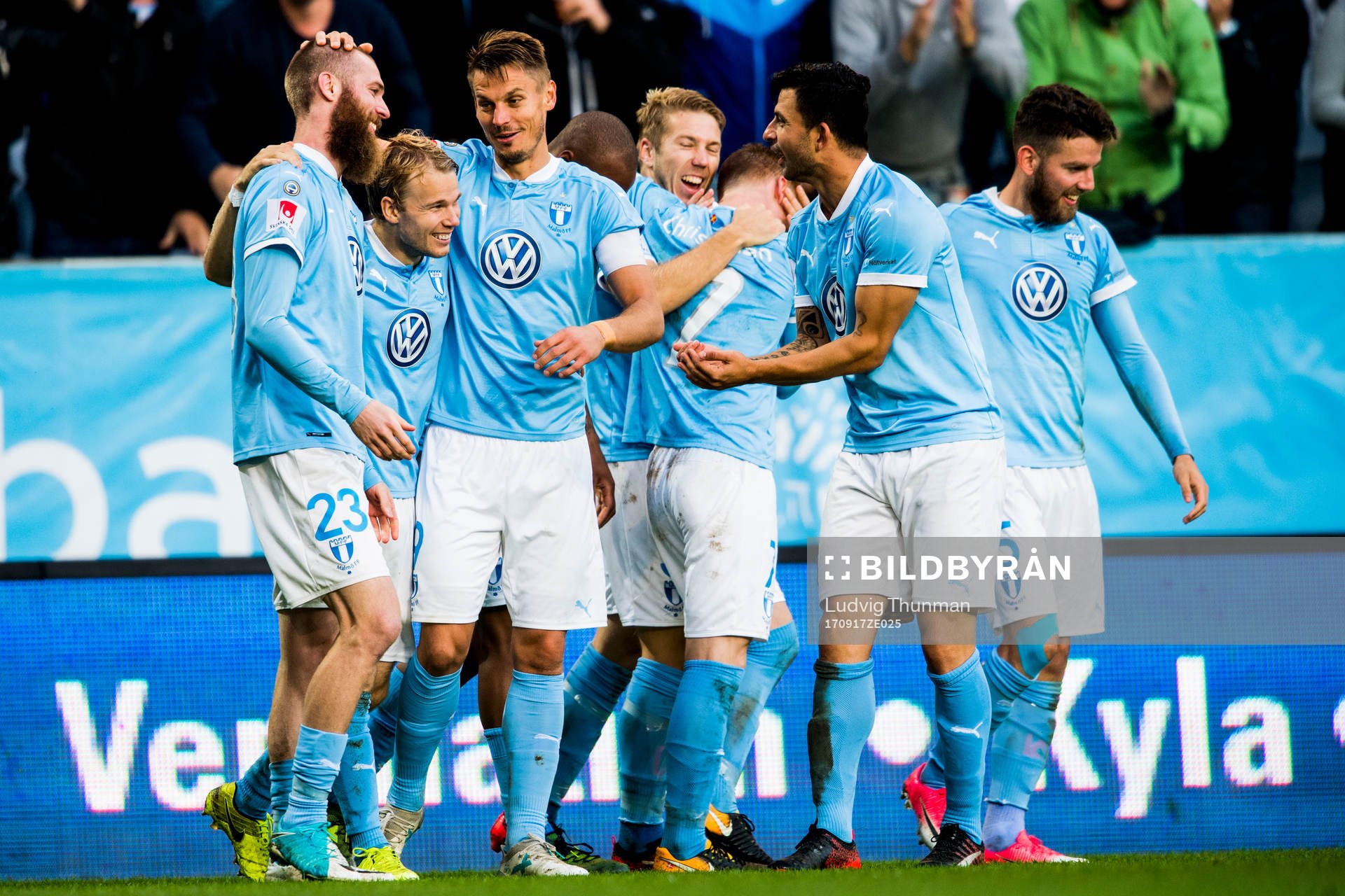 Malmö FFs Jo Inge Berget jublar med lagkamraterna