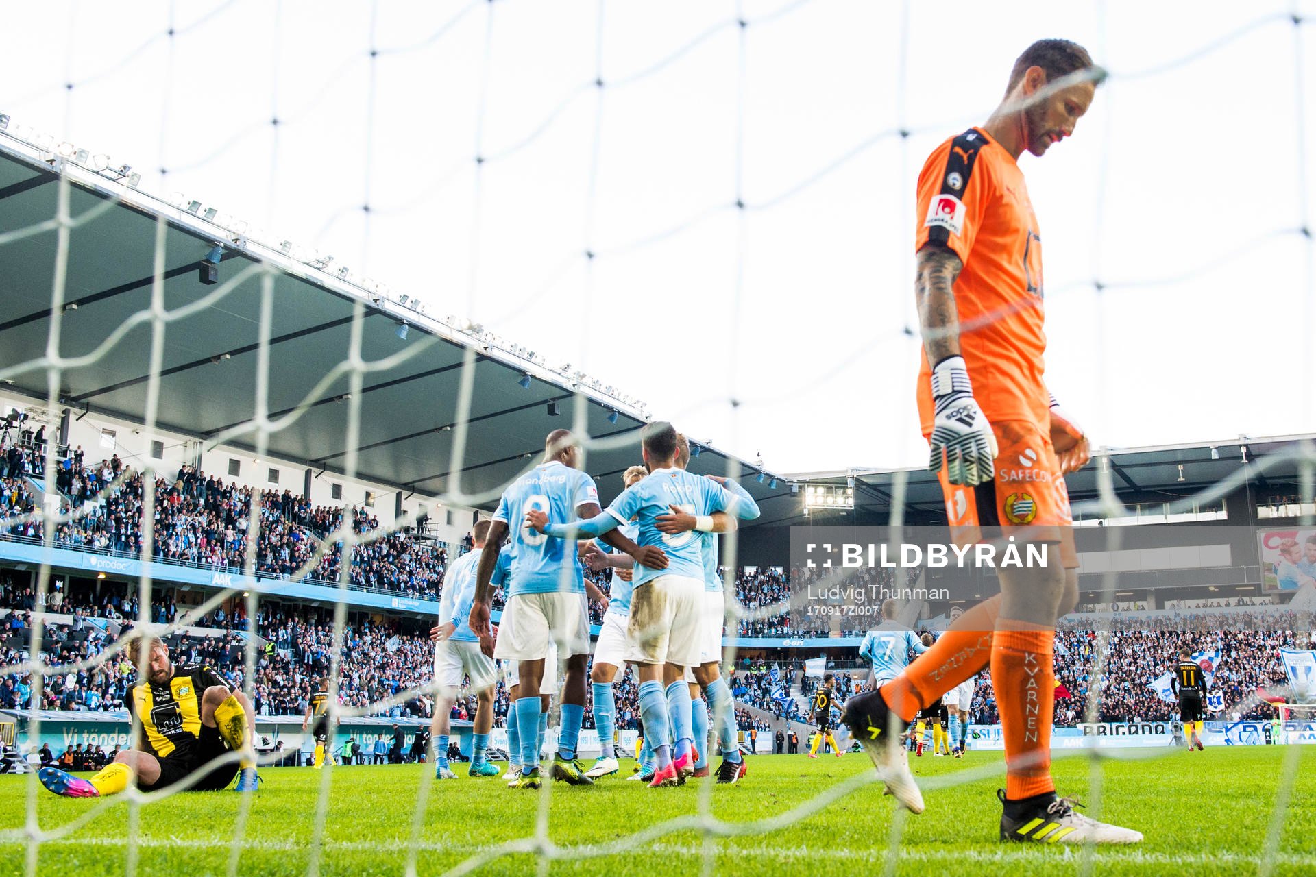 Hammarbys målvakt Johan Wiland och Mads Fenger Nielsen