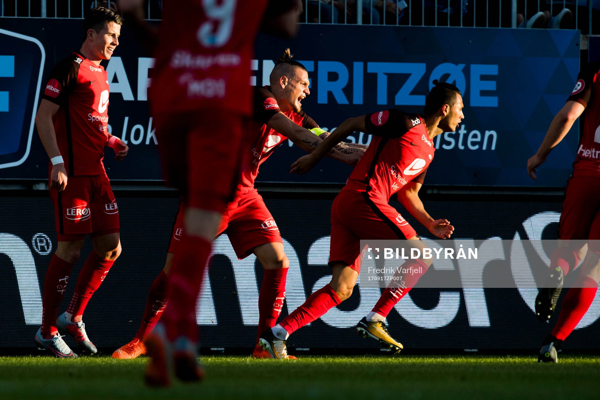 Deyver Vega of Brann celebrates with his teammates