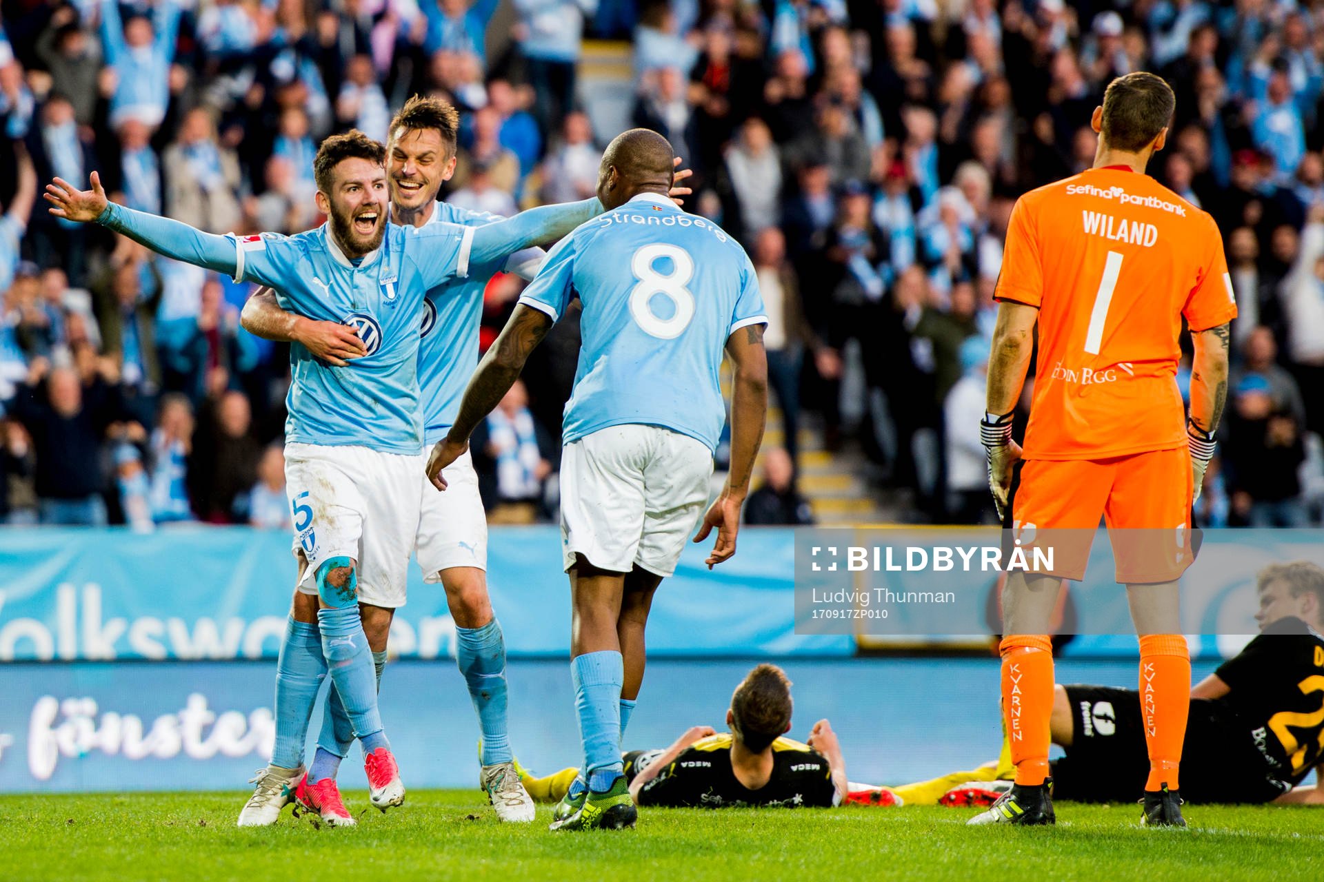 Malmö FFs Erdal Rakip jublar med Markus Rosenberg och