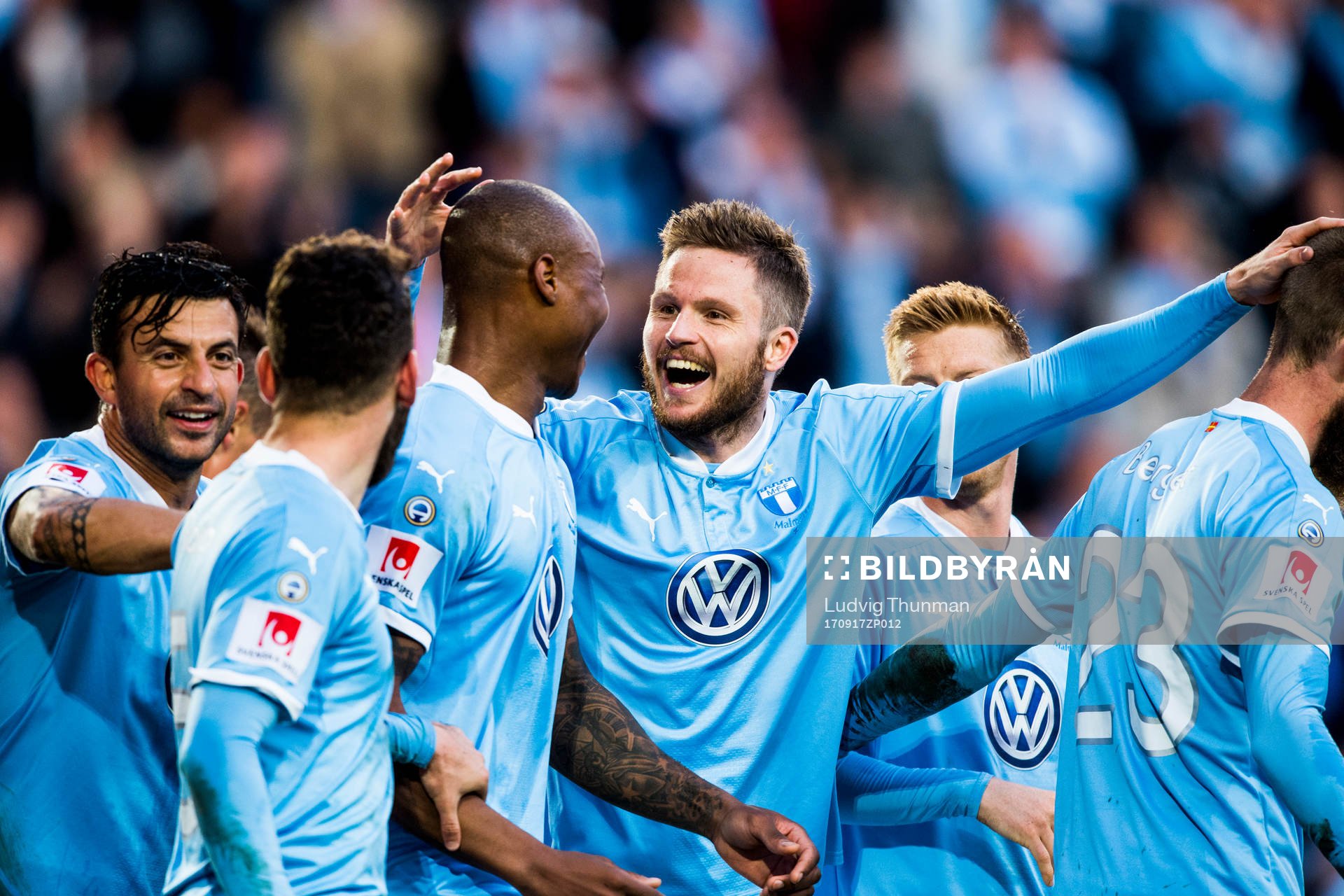 Malmö FFs Lasse Nilsen jublar med Erdal Rakip och Carlos