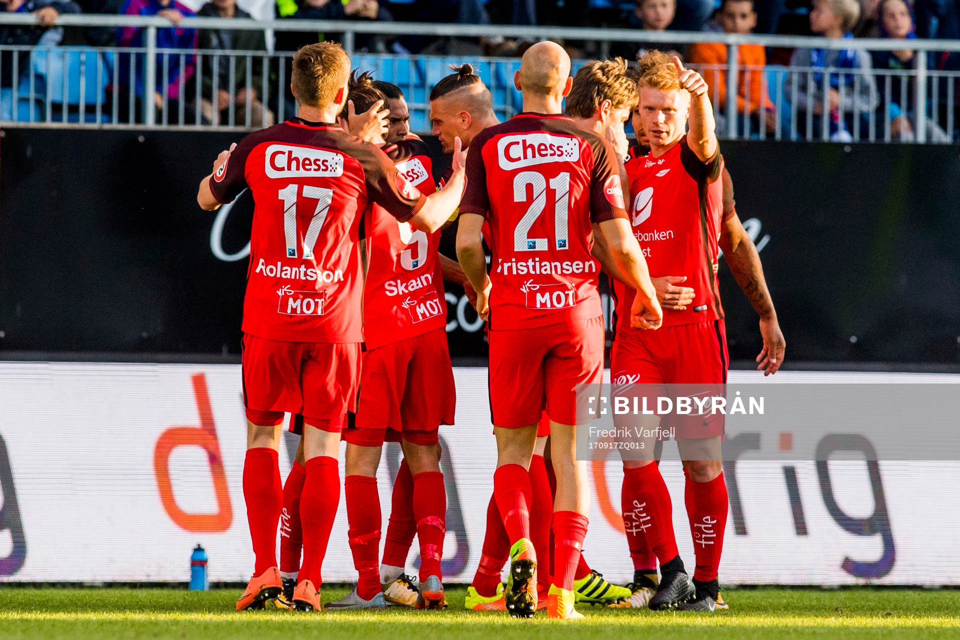 Deyver Vega of Brann celebrates with his teammates
