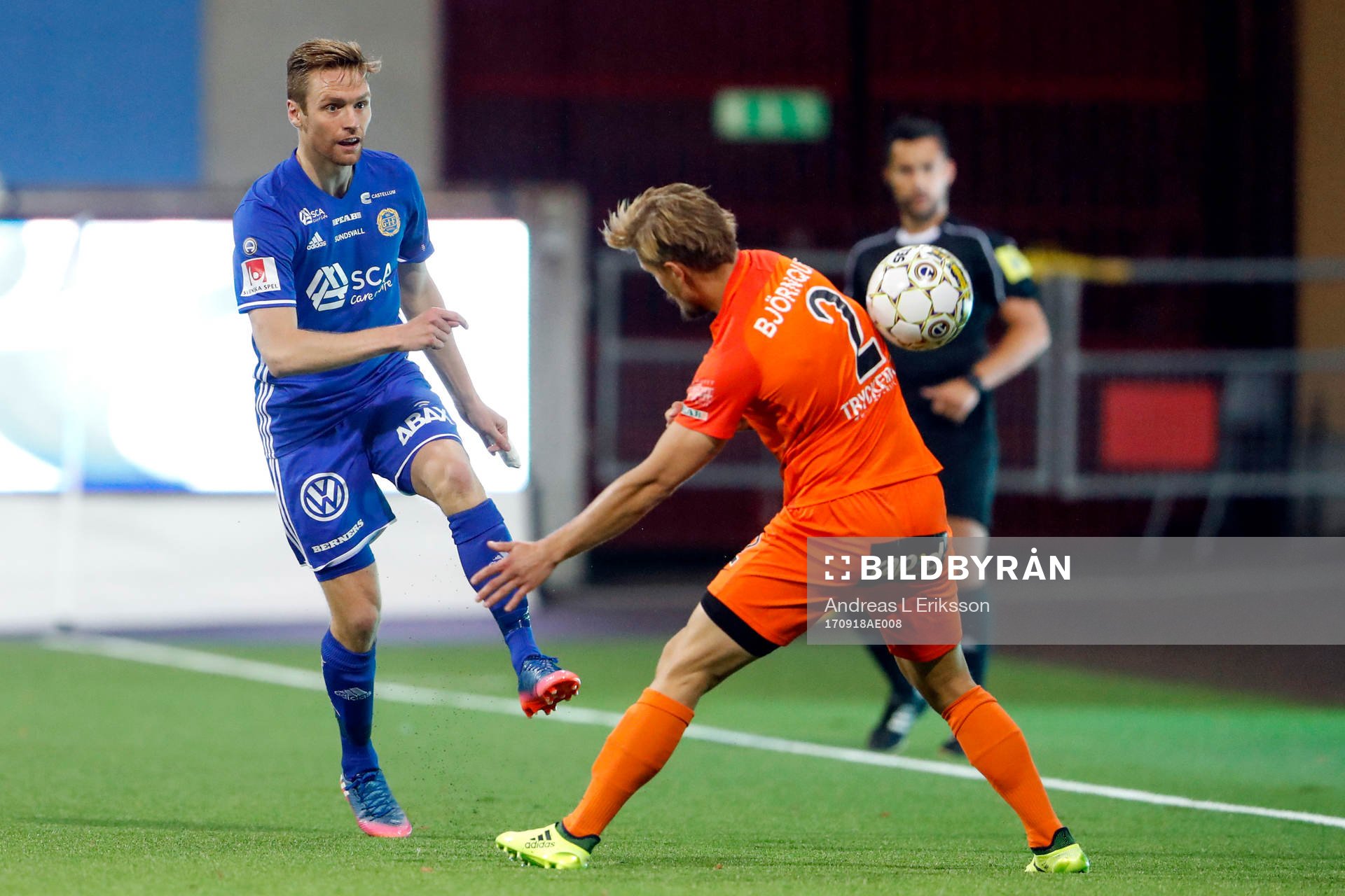 Sundsvalls David Myrestam och AFC Eskilstunas Daniel