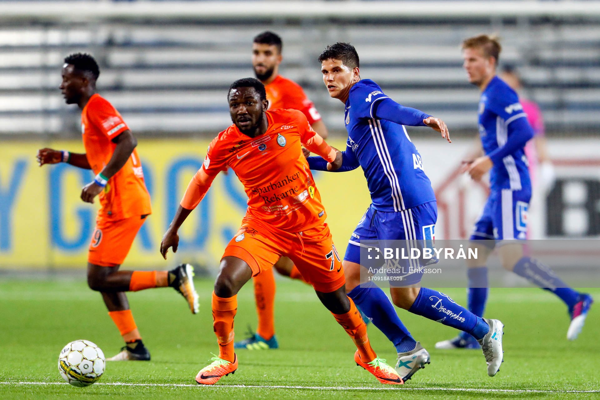 AFC Eskilstunas Chidi Omeje och Sundsvalls David Batanero