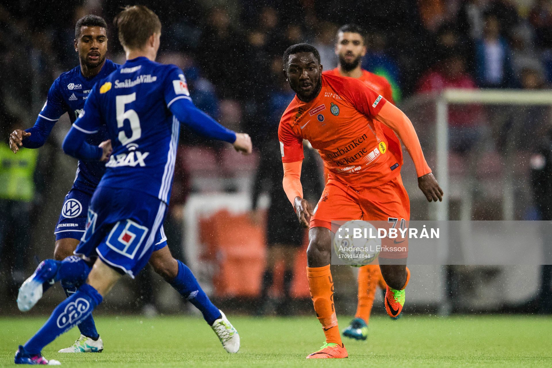 Sundsvalls Eric Björkander och AFC Eskilstunas Chidi Omeje