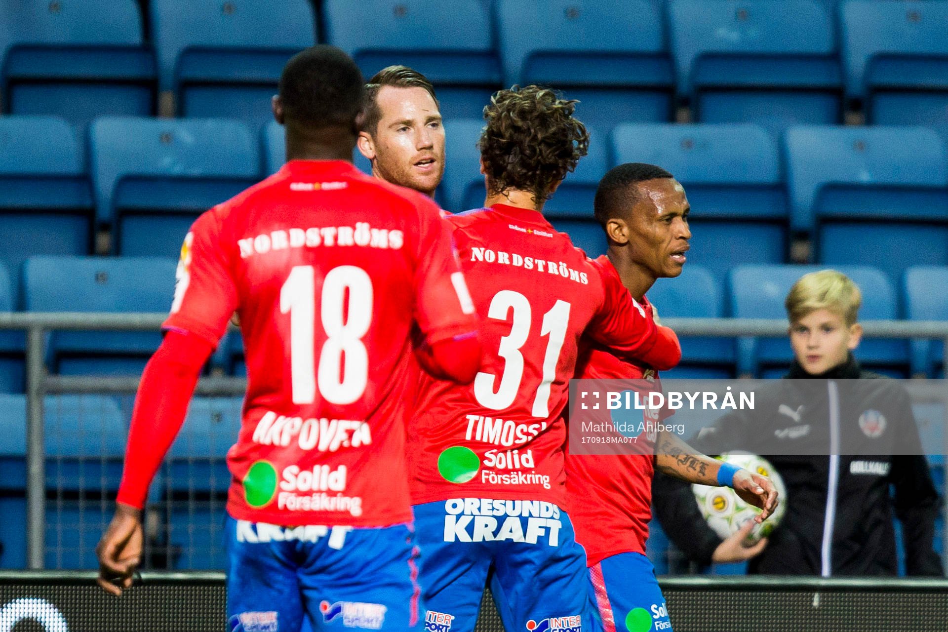 Helsingborgs Bradley Surprise Ralani jublar med lagkamrater