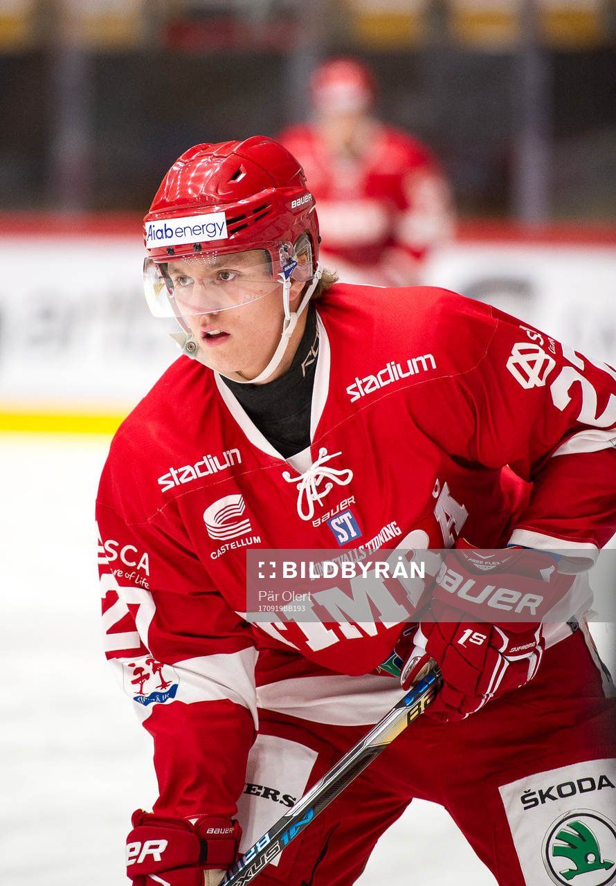 Timrås Johannes Kinnvall värmer upp