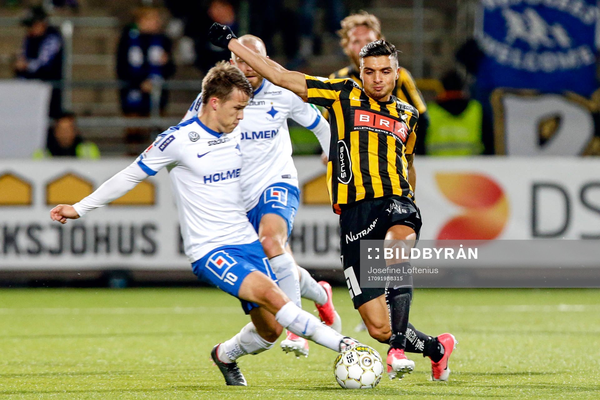 Norrköpings Simon Skrabb och Häckens Ahmed Yasin