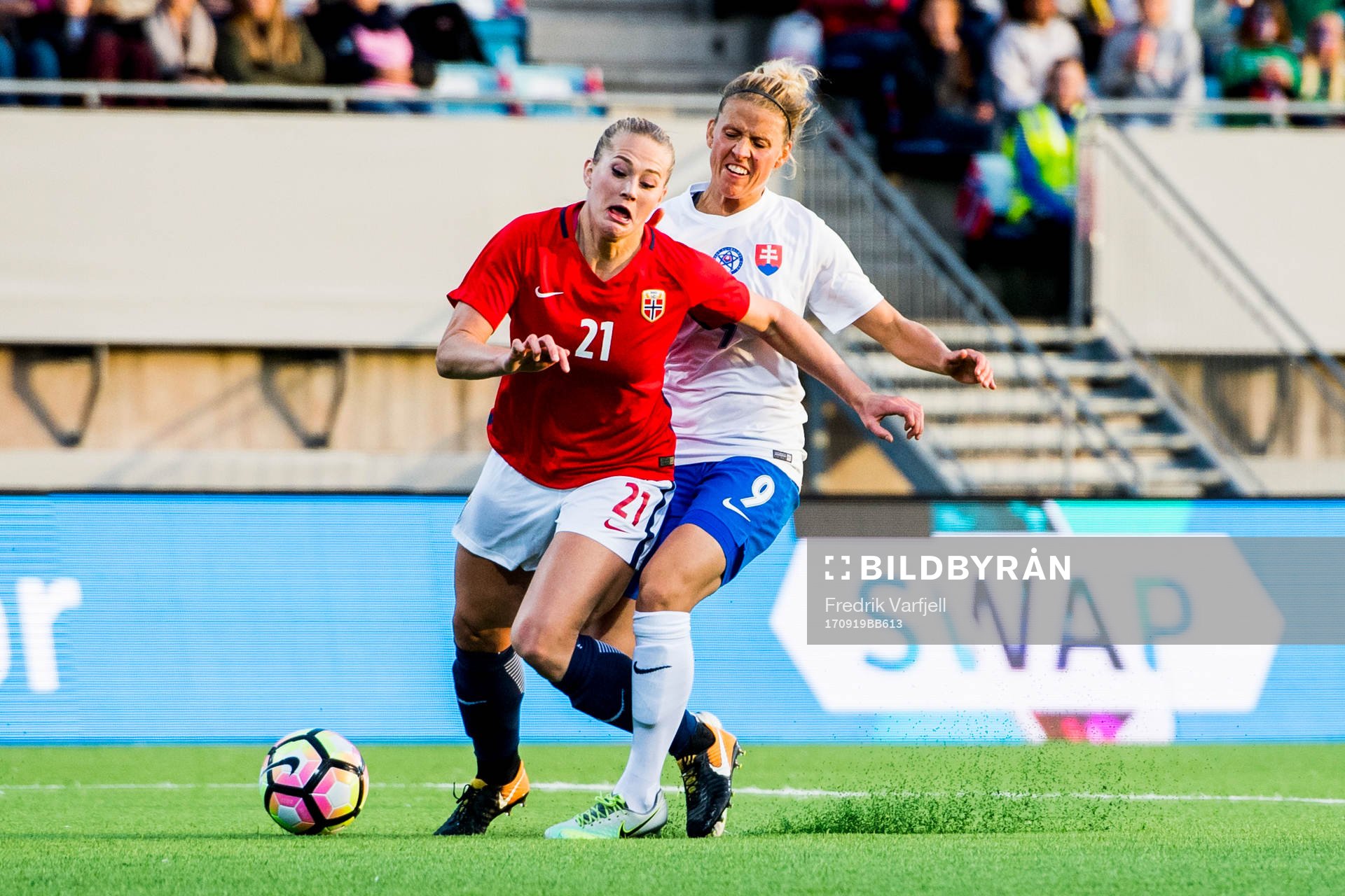 Lisa-Marie Utland of Norway and Jana Vojtekova of Slovakia