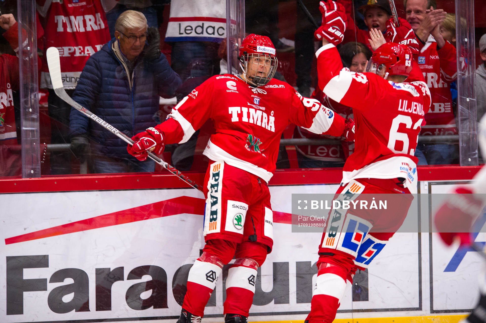 Timrås Filip Hållander jublar
