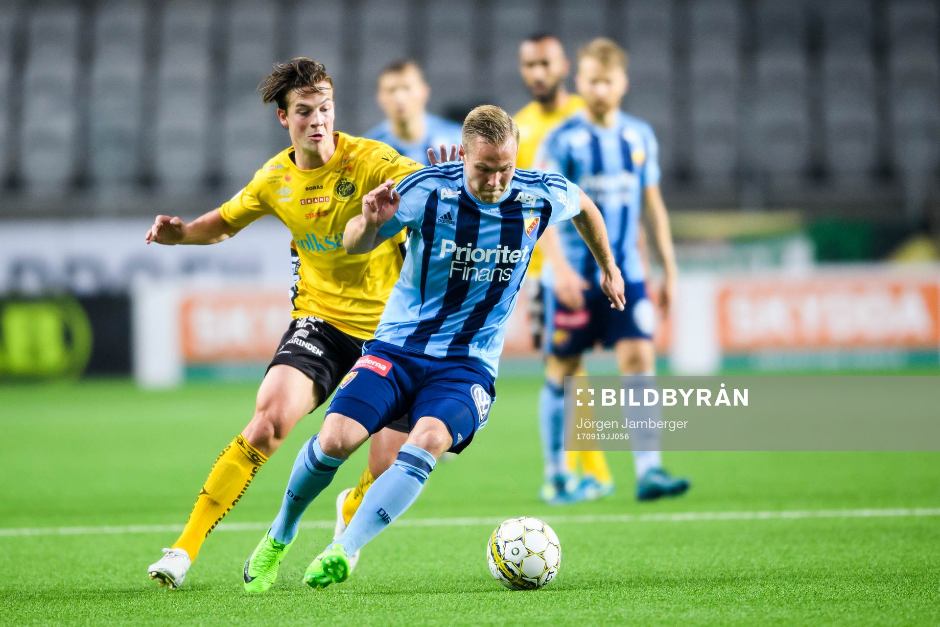 Djurgårdens Gustav Engvall och Elfsborgs Simon Olsson