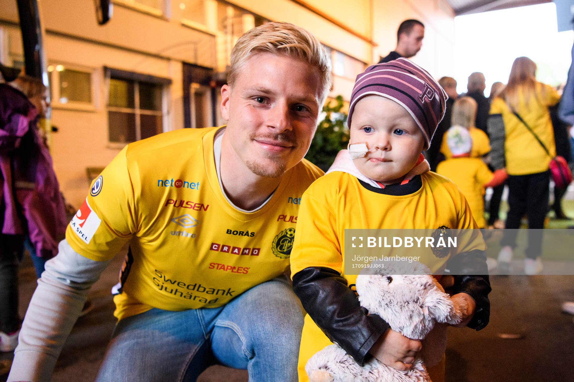 Elfsborgs Per Frick med en tjej från Södra Älvsborgs