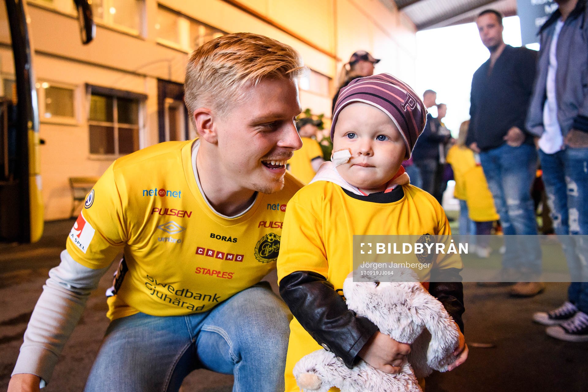 Elfsborgs Per Frick med en tjej från Södra Älvsborgs