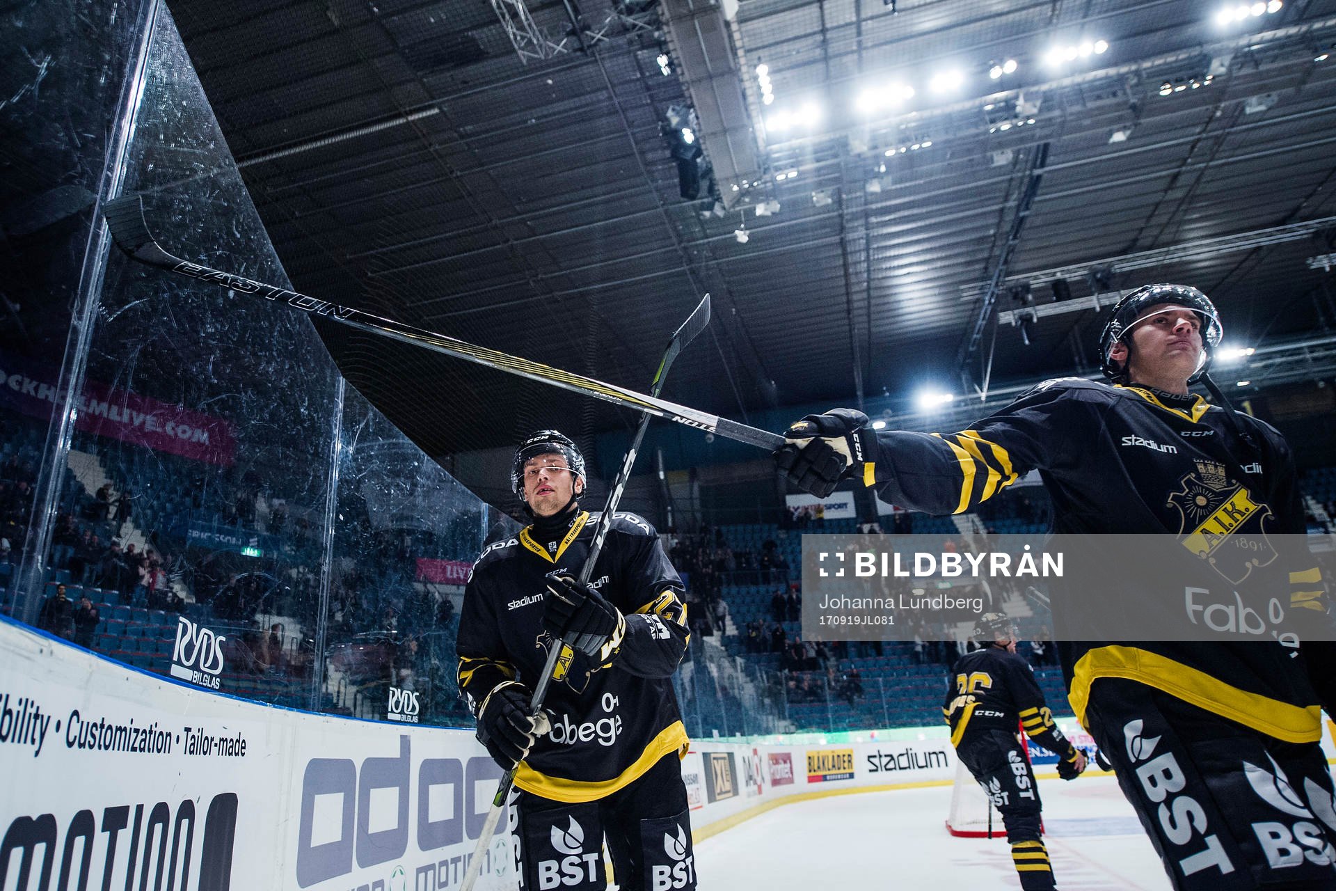 s Eric Castonguay tackar publiken