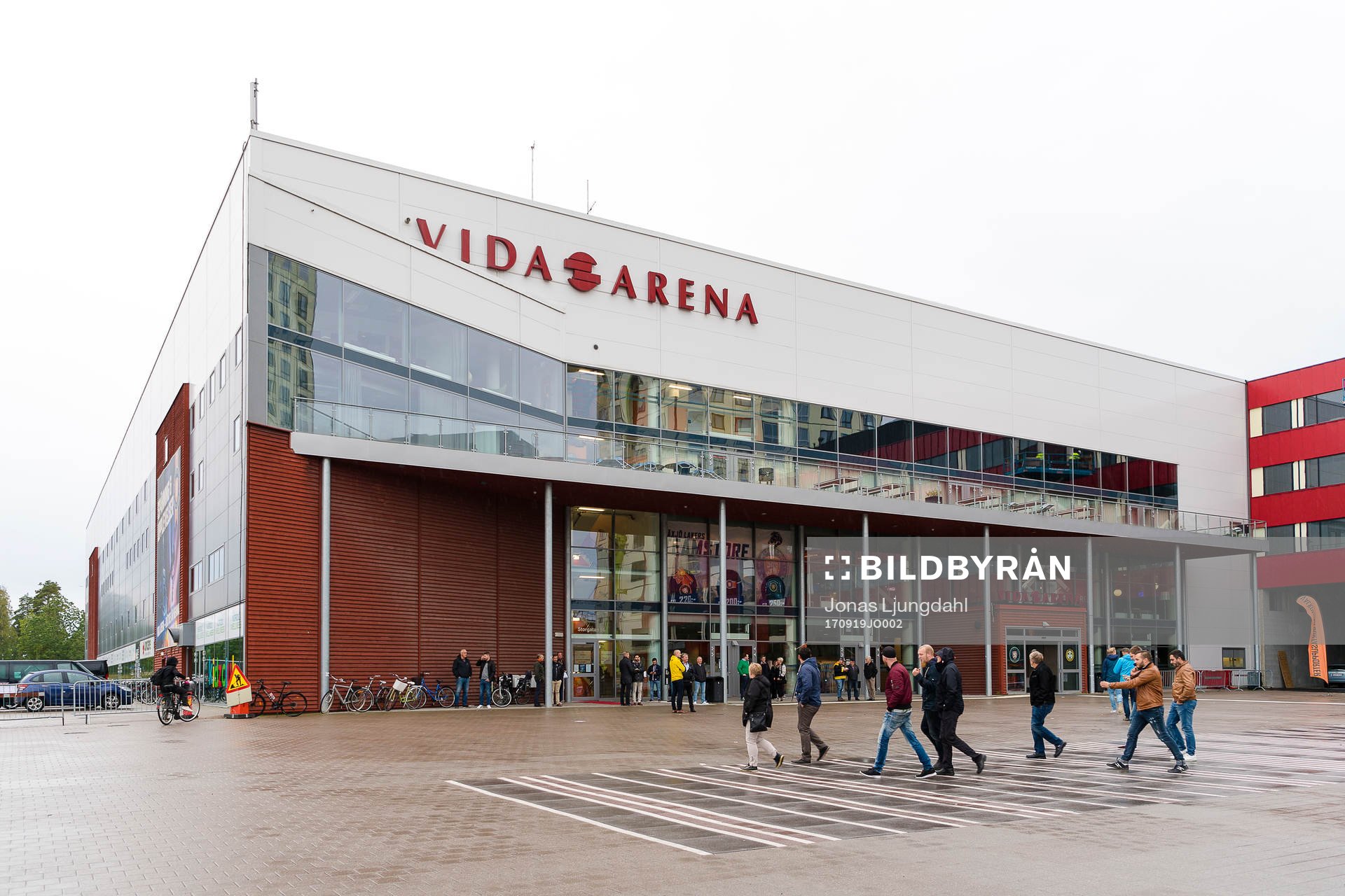 Generell exteriör vy av Vida Arena före ishockeymatchen i