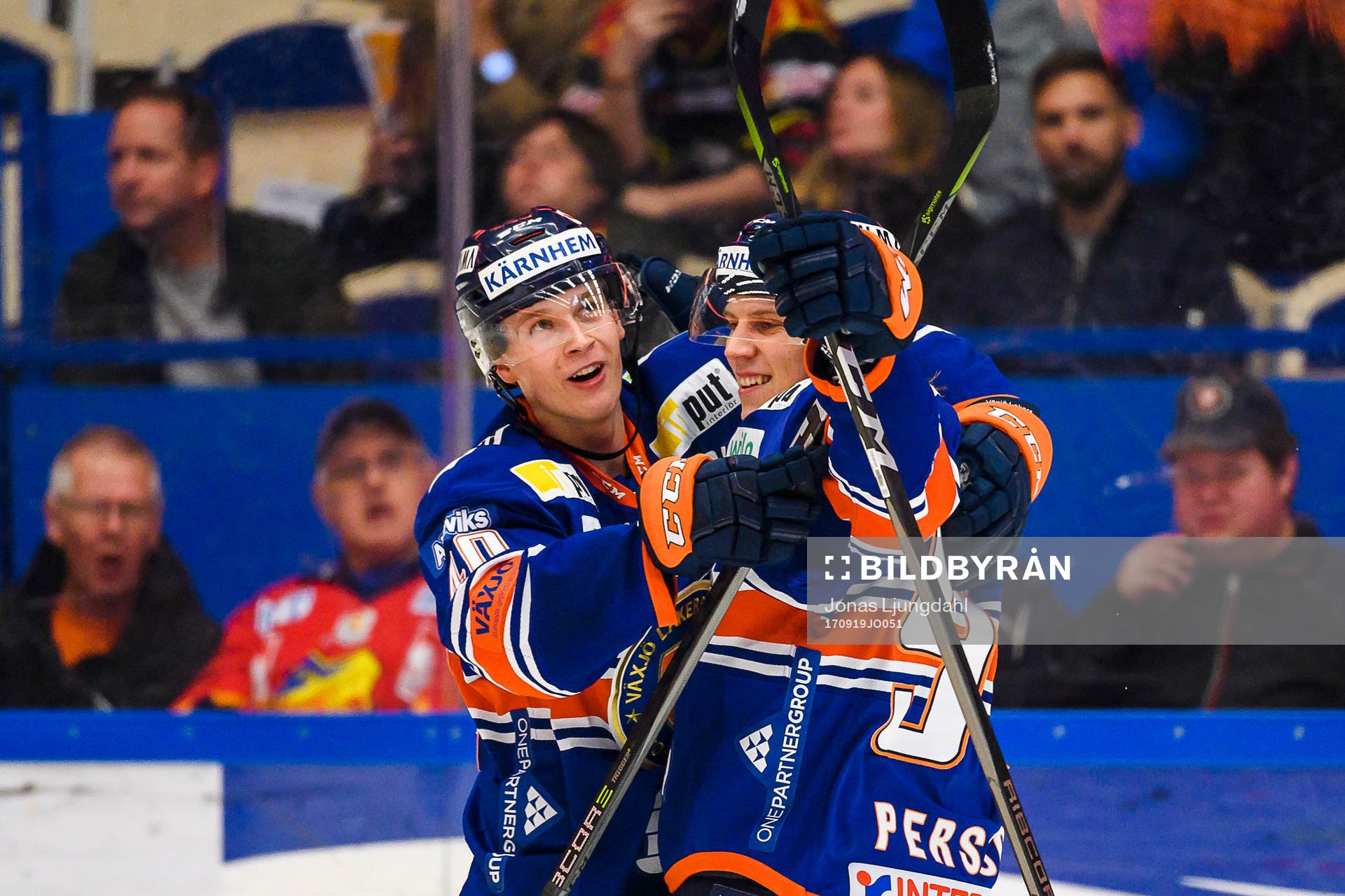 Växjös Elias Pettersson och Joel Persson jublar