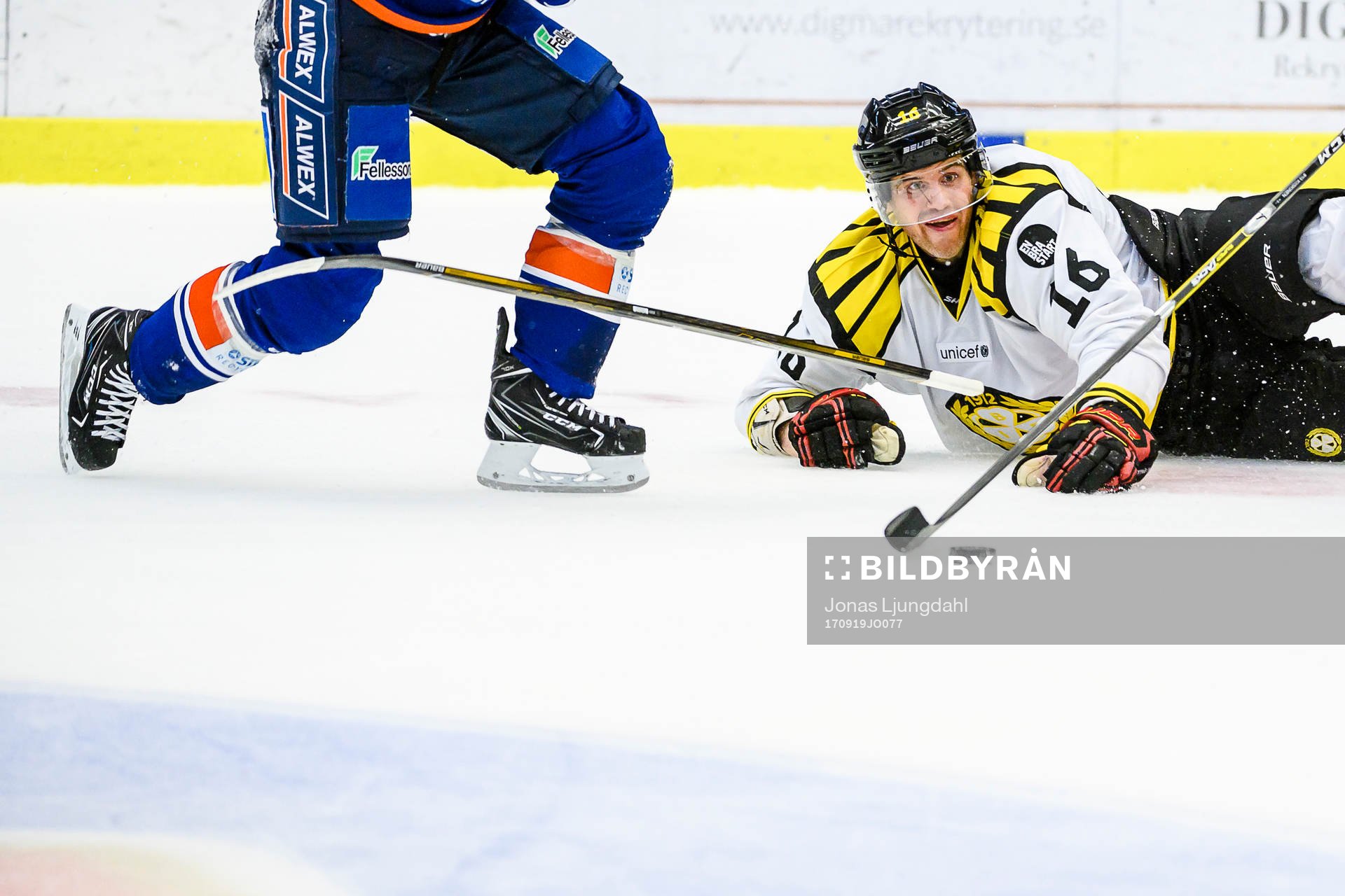 Brynäs Daniel Paille faller