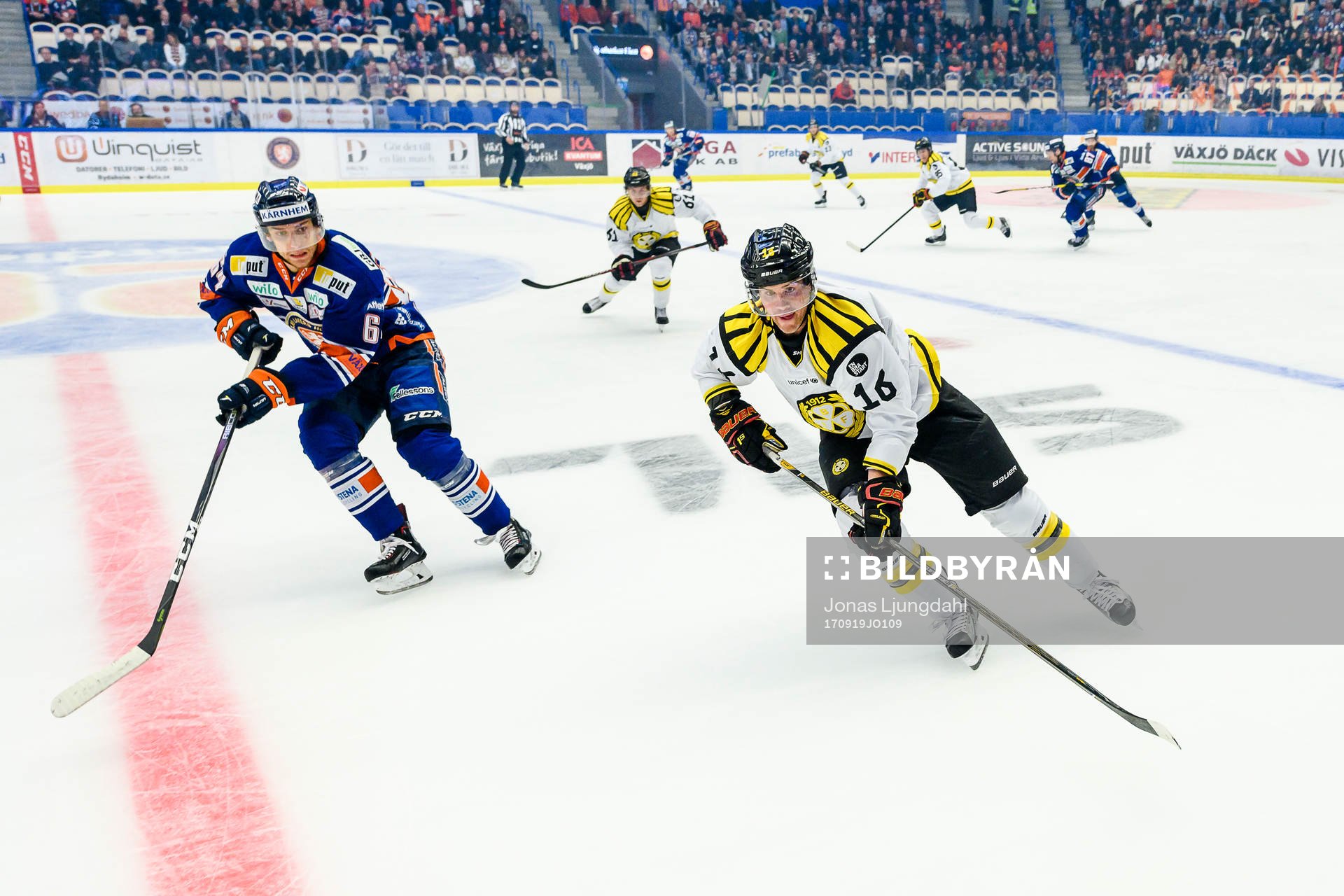 Växjös Eric Martinsson och Brynäs Daniel Paille