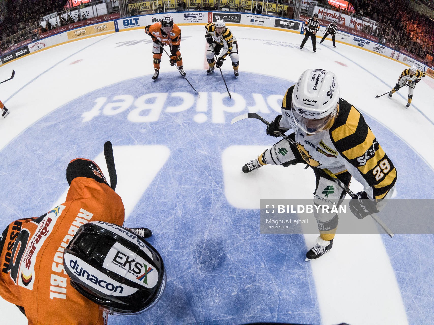 Karlskronas Joel Kellman och Skellefteås Matt Anderson vid