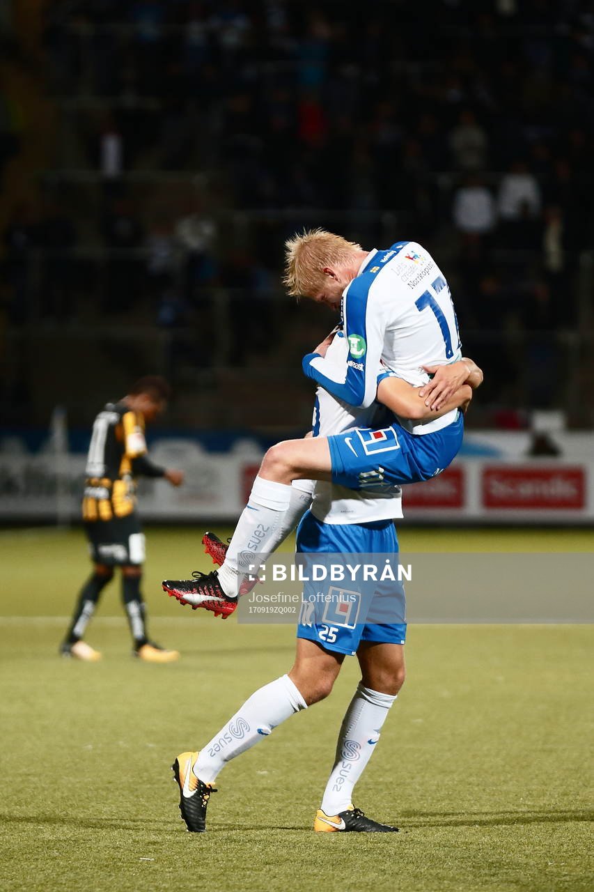 Norrköpings Kalle Holmberg bärs upp av Filip Dagerstål