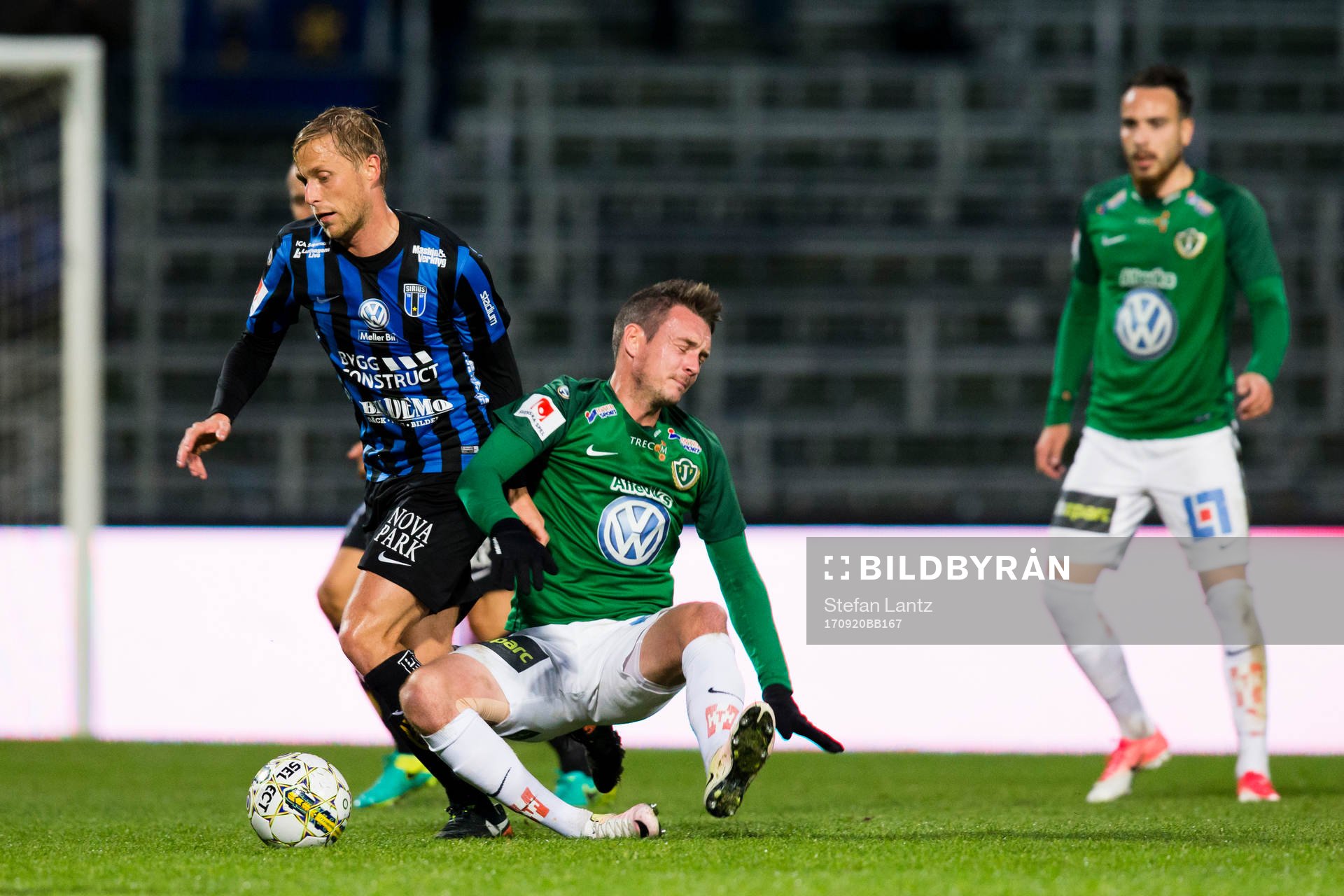 Sirius Christer Gustafsson i duell mot Jönköpings Daryl