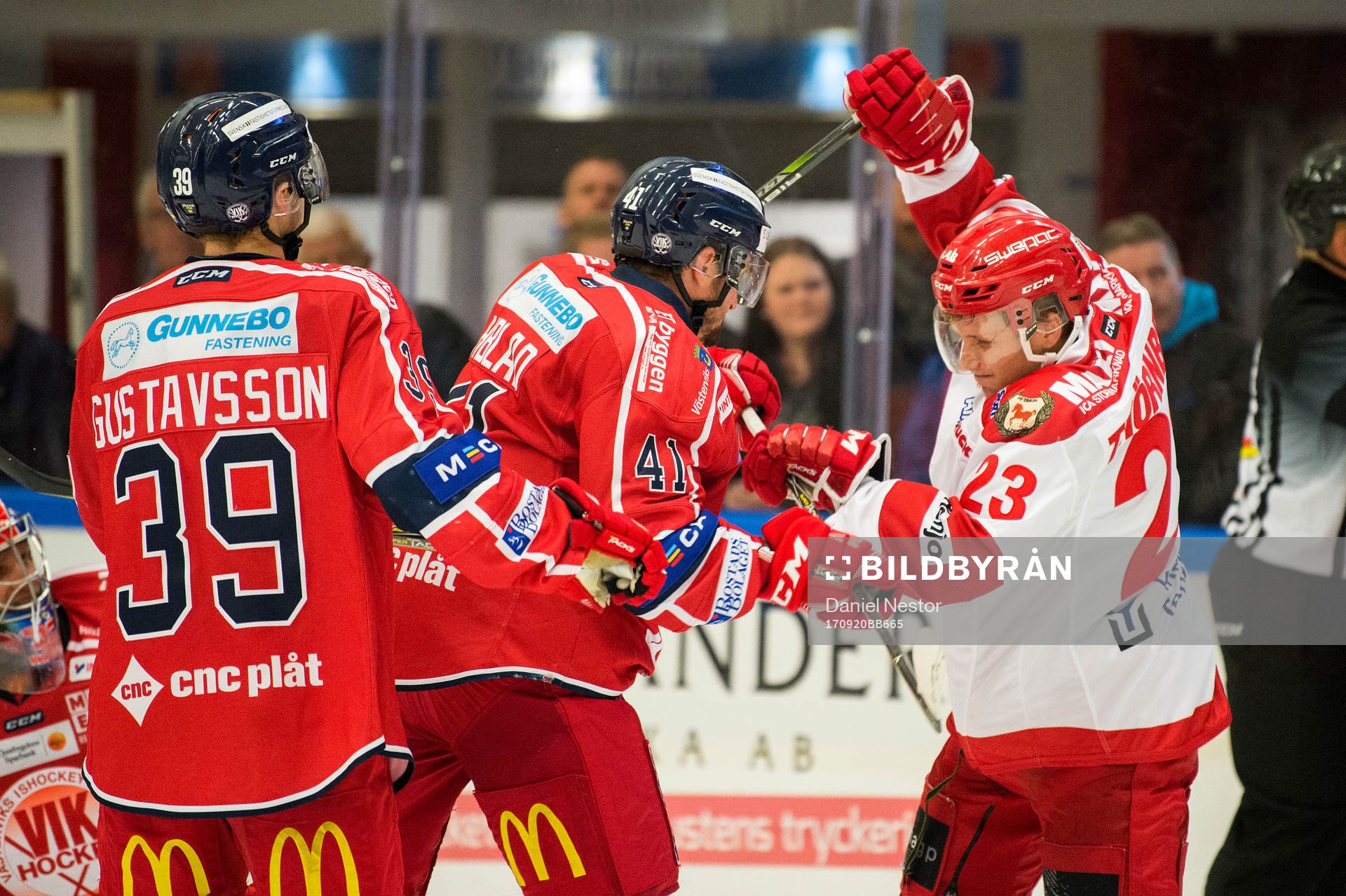 Västerviks Joacim Hedblad i slagsmål med Trojas Jesper