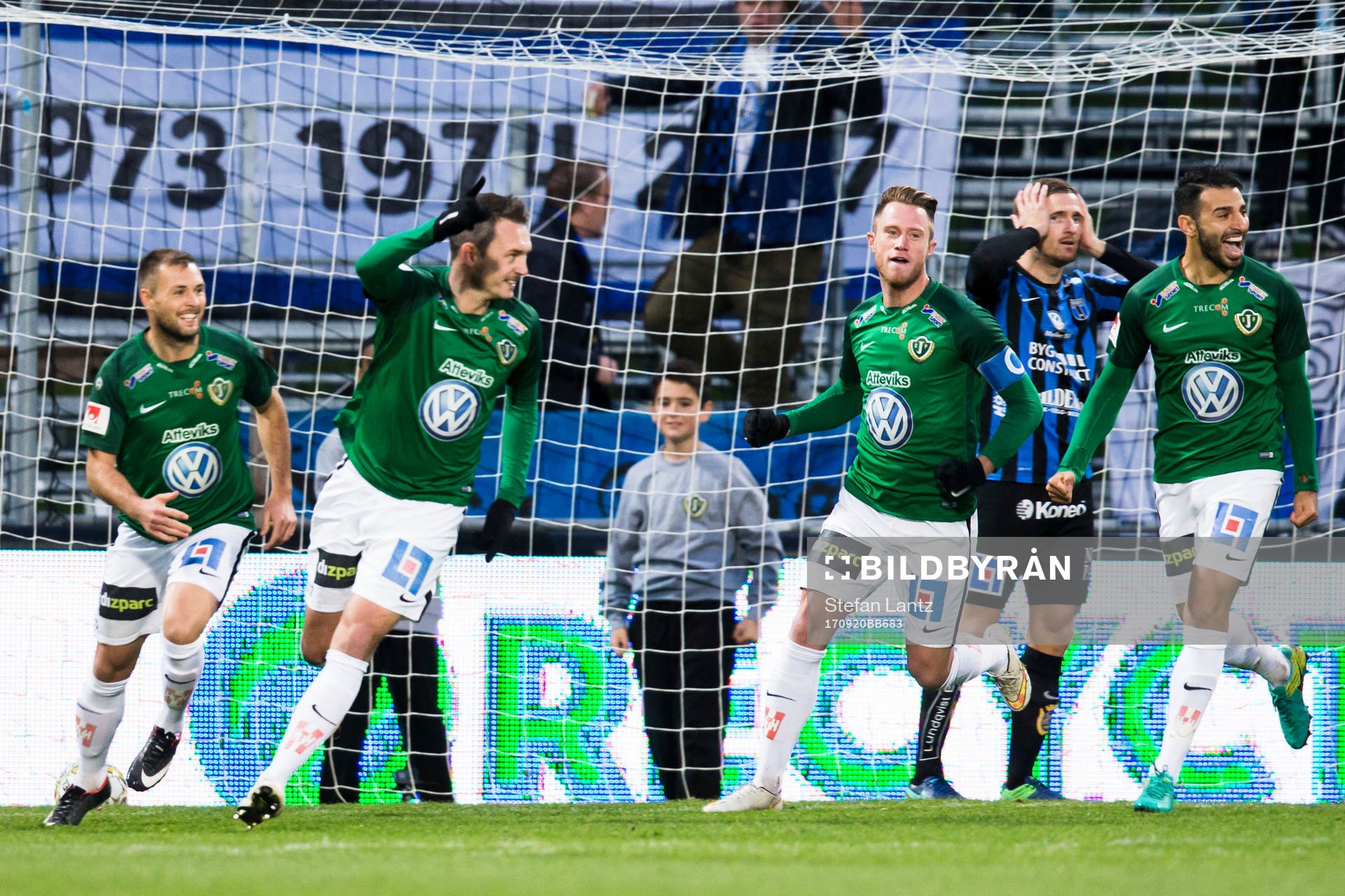 Jönköpings Daryl Smylie jublar efter sitt mål till 1-0 under fotbollsmatchen i Allsvenskan mellan Jönköping och Sirius den 20 september 2017 i Jönköping.