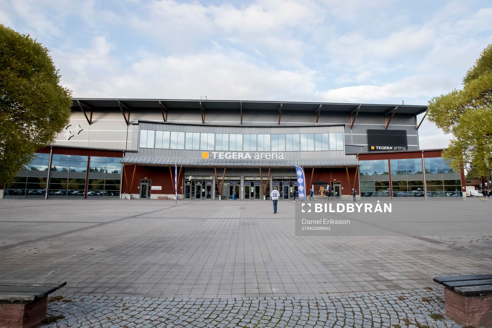 Tegera Arena exteriör innan ishockeymatchen i