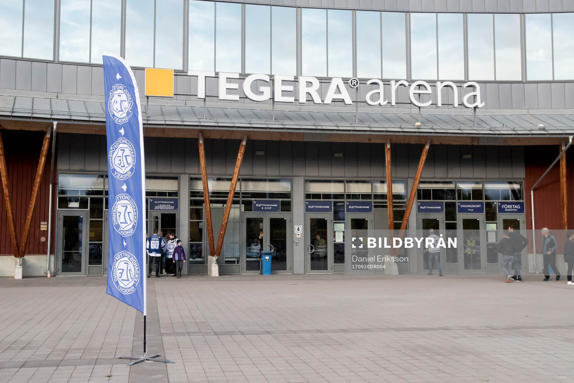 Tegera Arena exteriör innan ishockeymatchen i