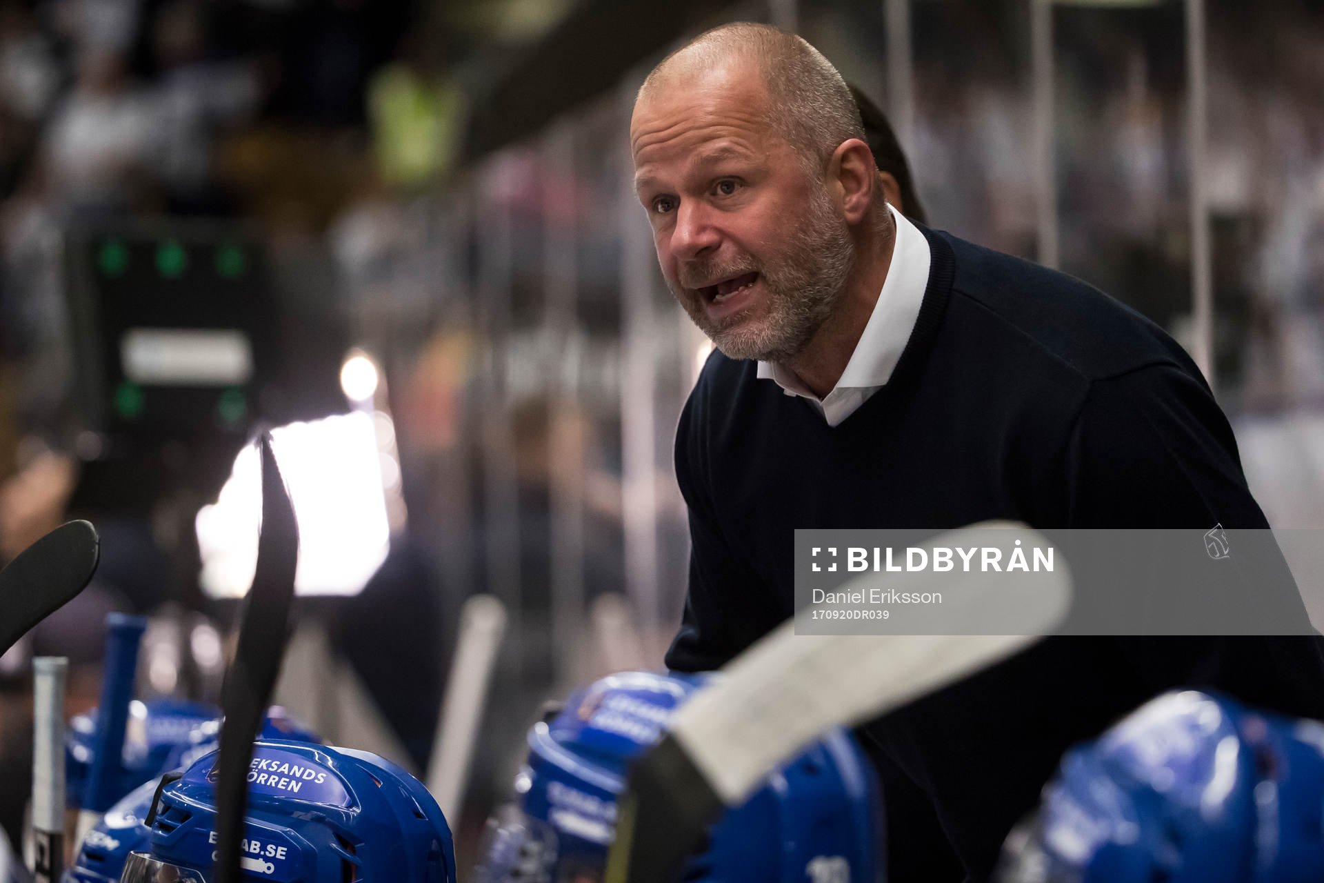 Leksands tränare Markus Åkerblom  i ishockeymatchen i