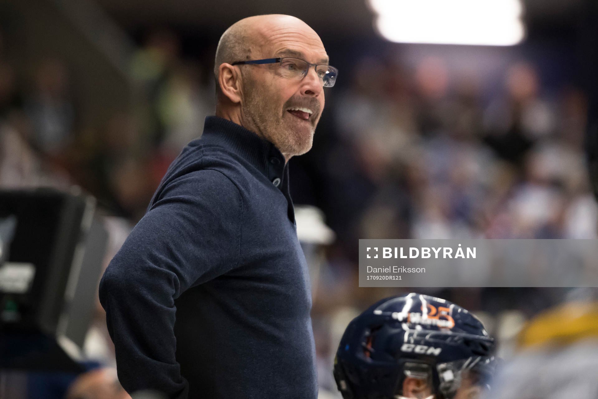 Södertäljes tränare Mats Waltin  i ishockeymatchen i