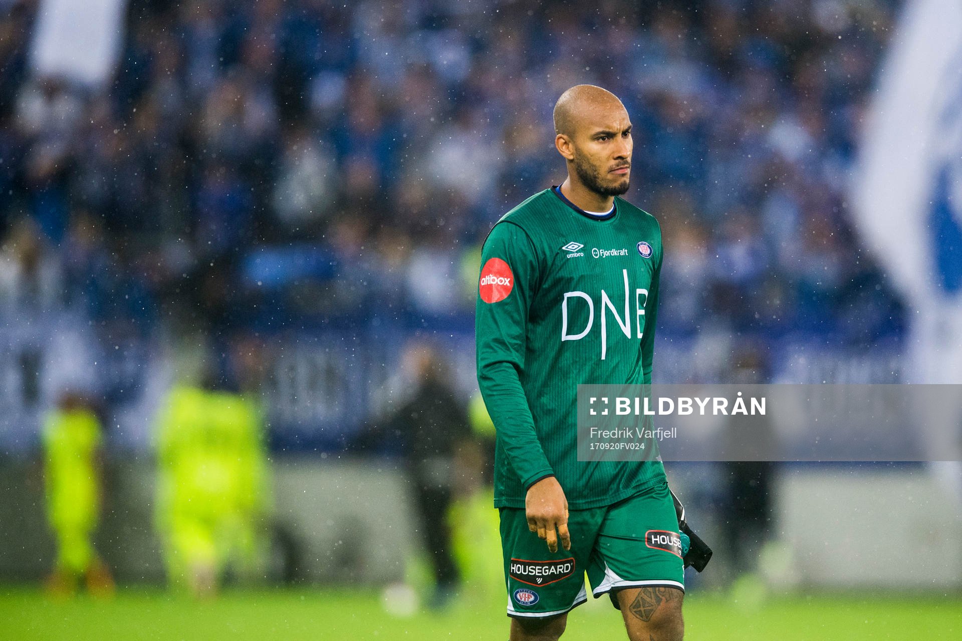 Goalkeeper Adam Larsen Kwarasey of Vålerenga looks dejected