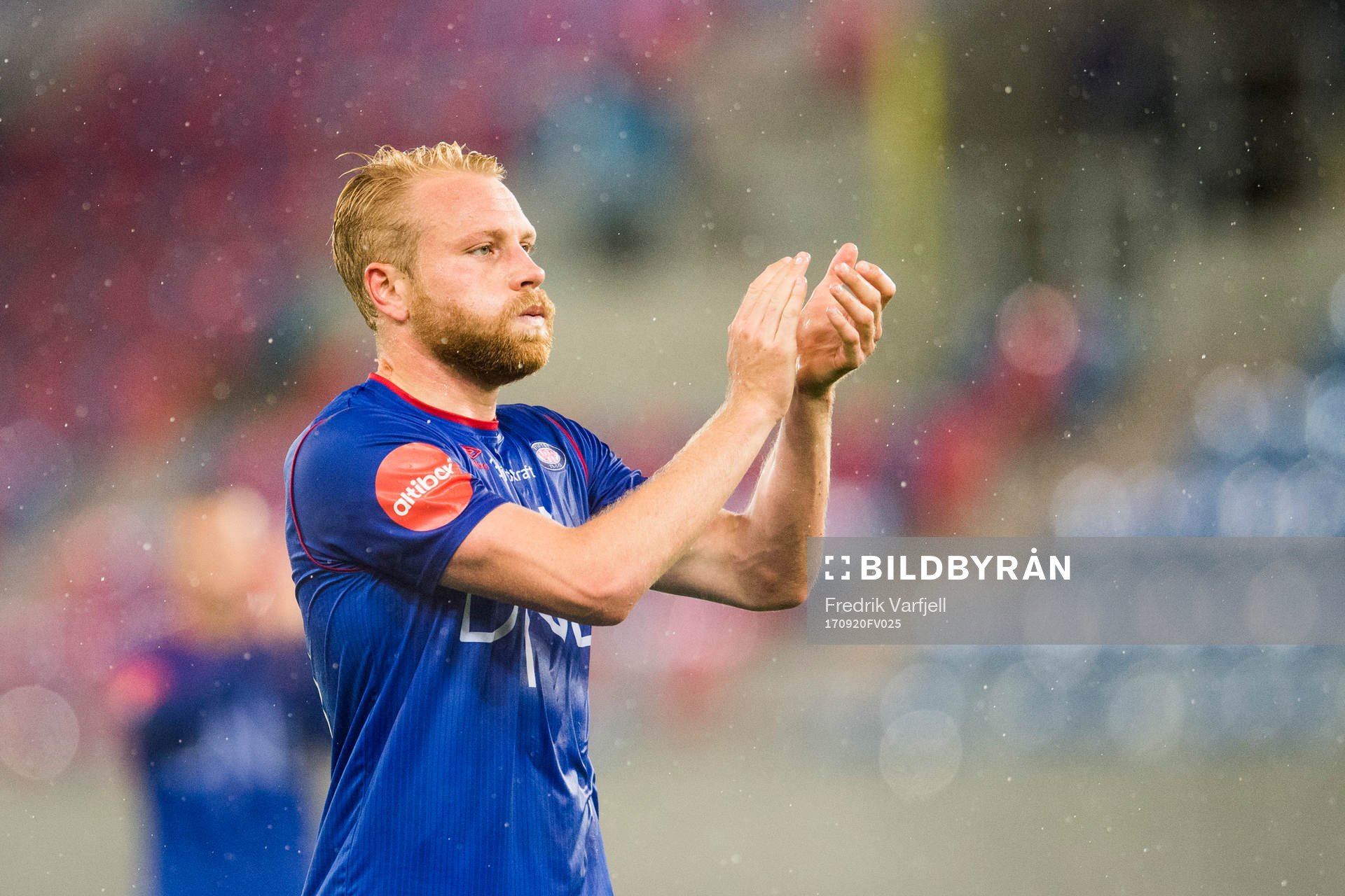 Henrik Kjelsrud Johansen of Vålerenga looks dejected