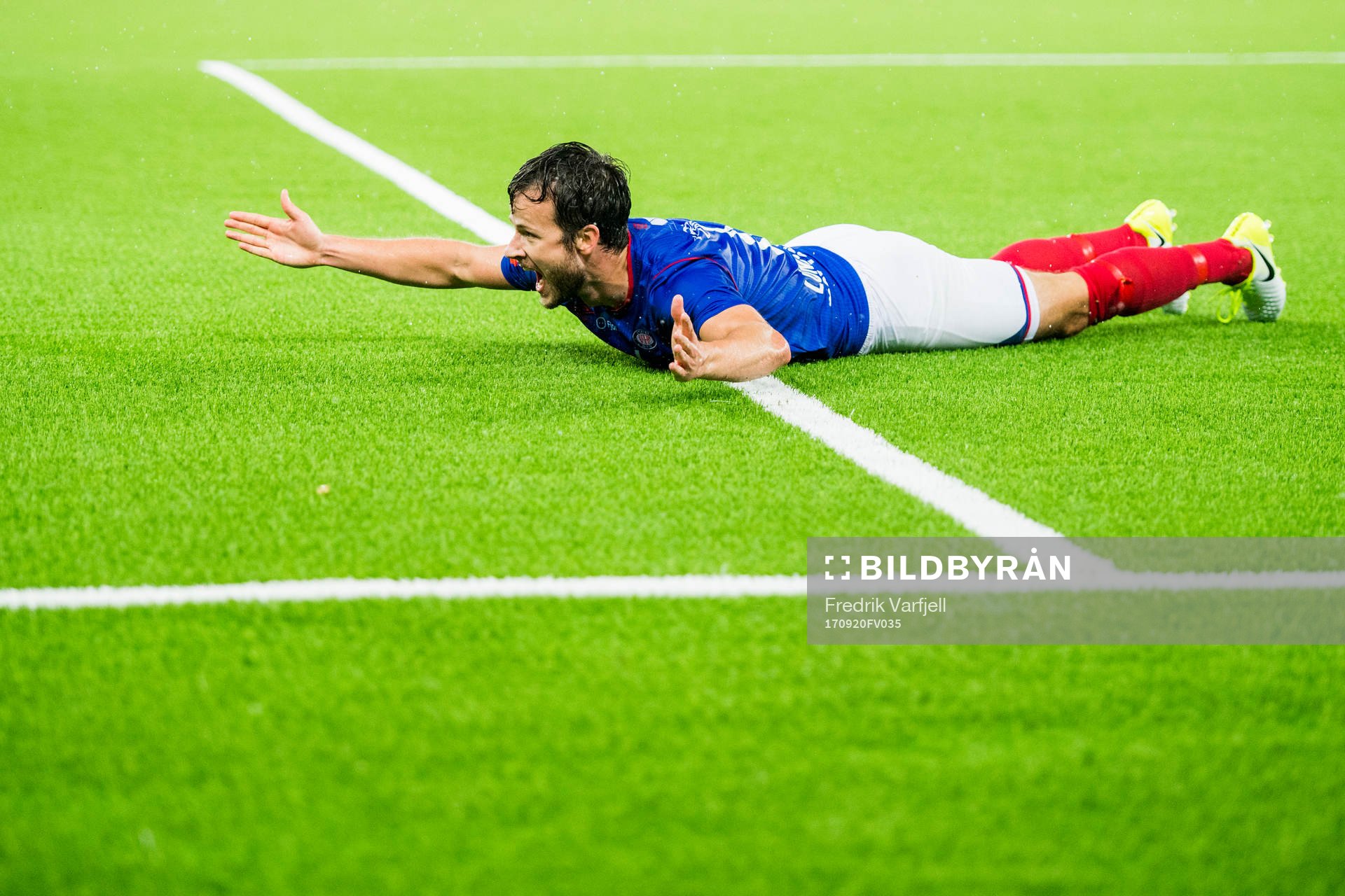 Robert Mikael Lundström of Vålerenga reacts