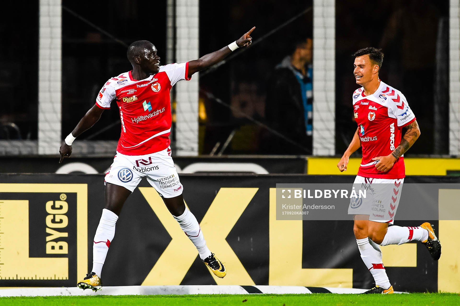Kalmars Papa Alioune Diouf jublar
