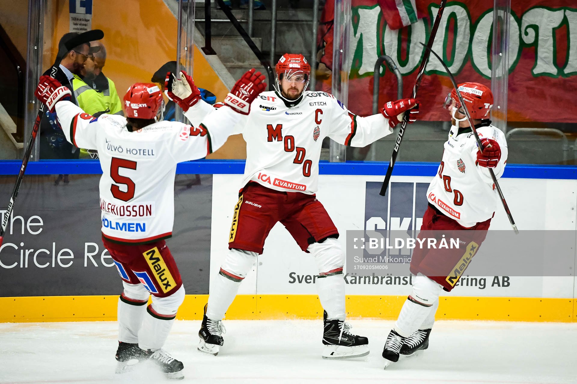 Modos Magnus Häggström jublar