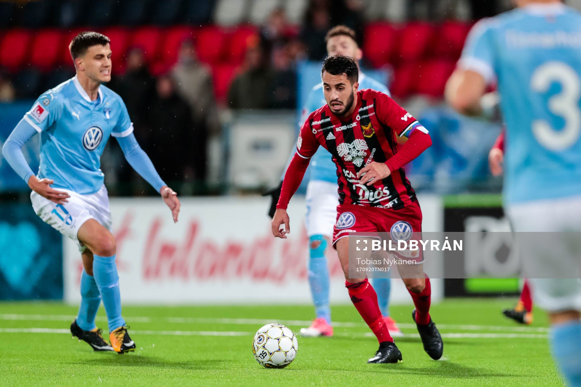 Östersunds Brwa Nouri och Malmö FFs  Alexander Jeremejeff