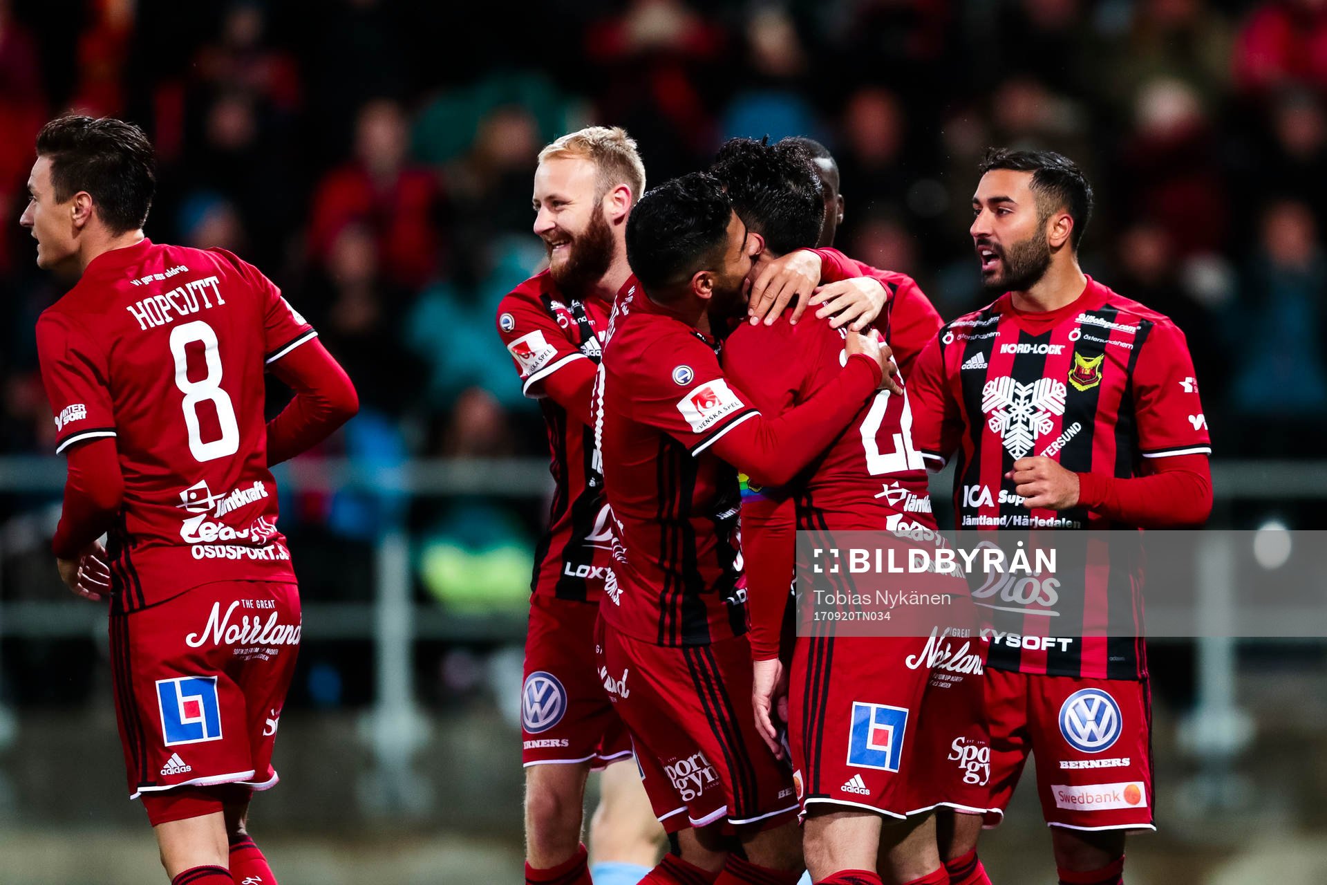 Östersunds Brwa Nouri jublar
