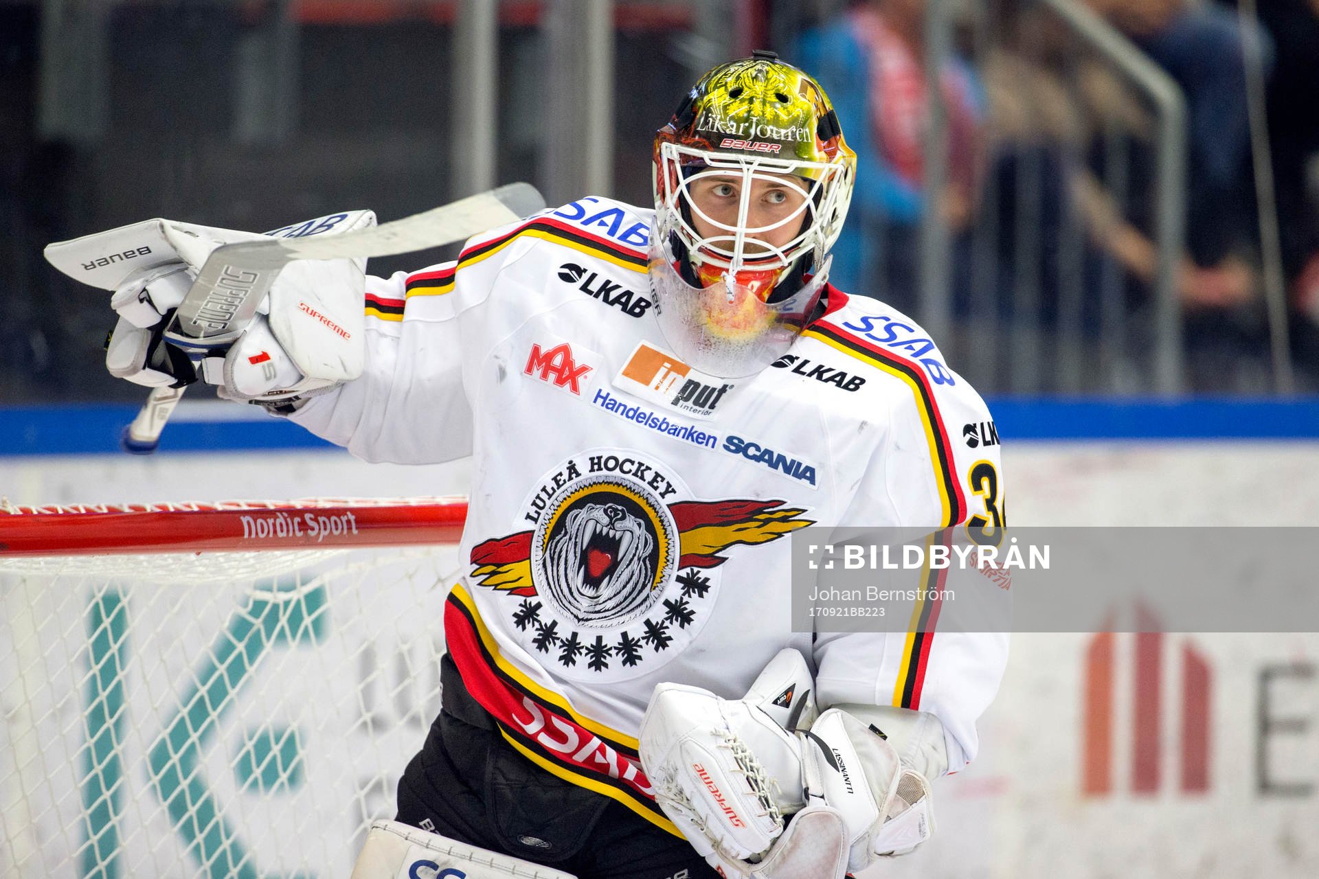 Luleås målvakt Joel Lassinatti deppar
