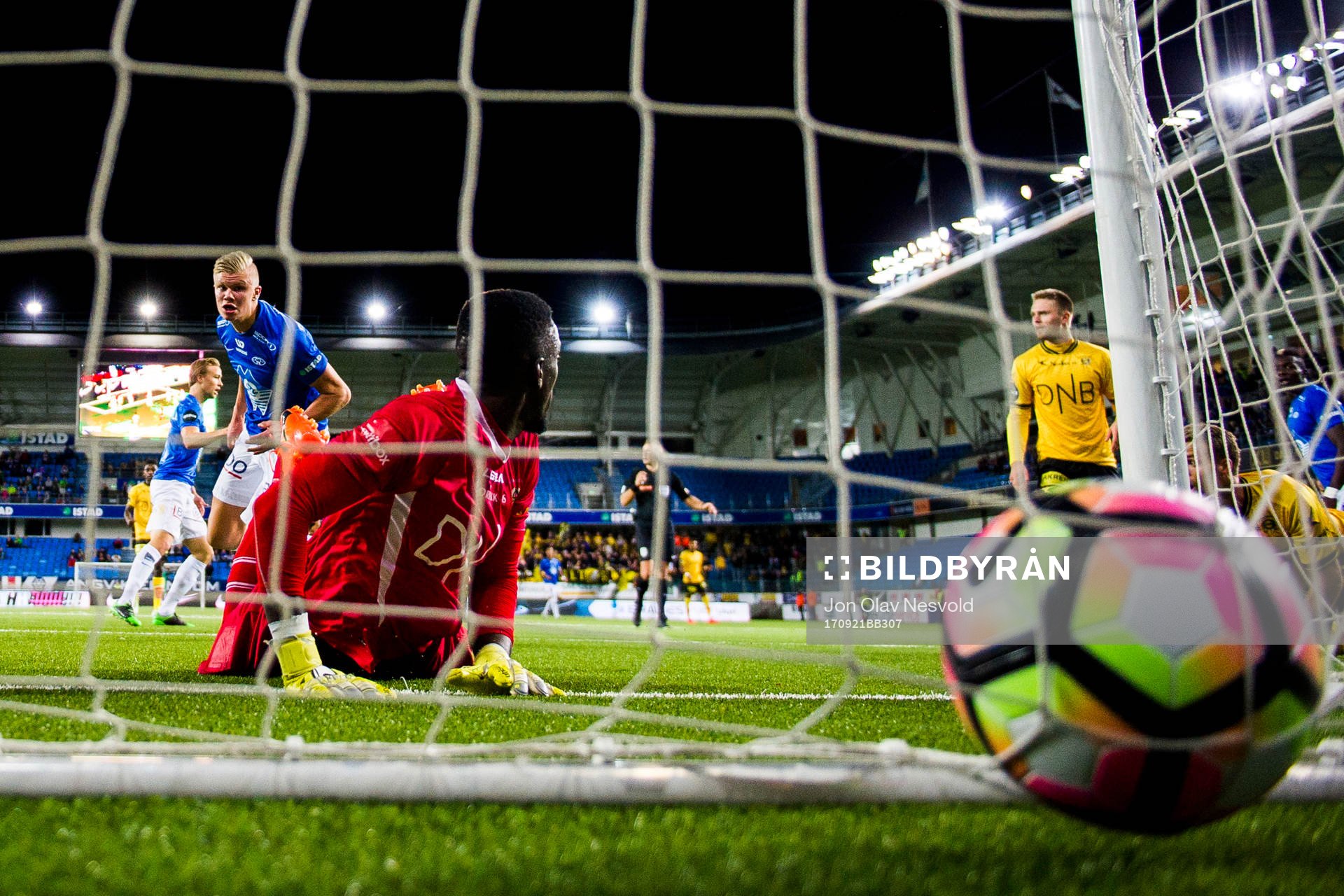 Molde's 1-2 goal gets annulled by referee Svein Oddvar Moen