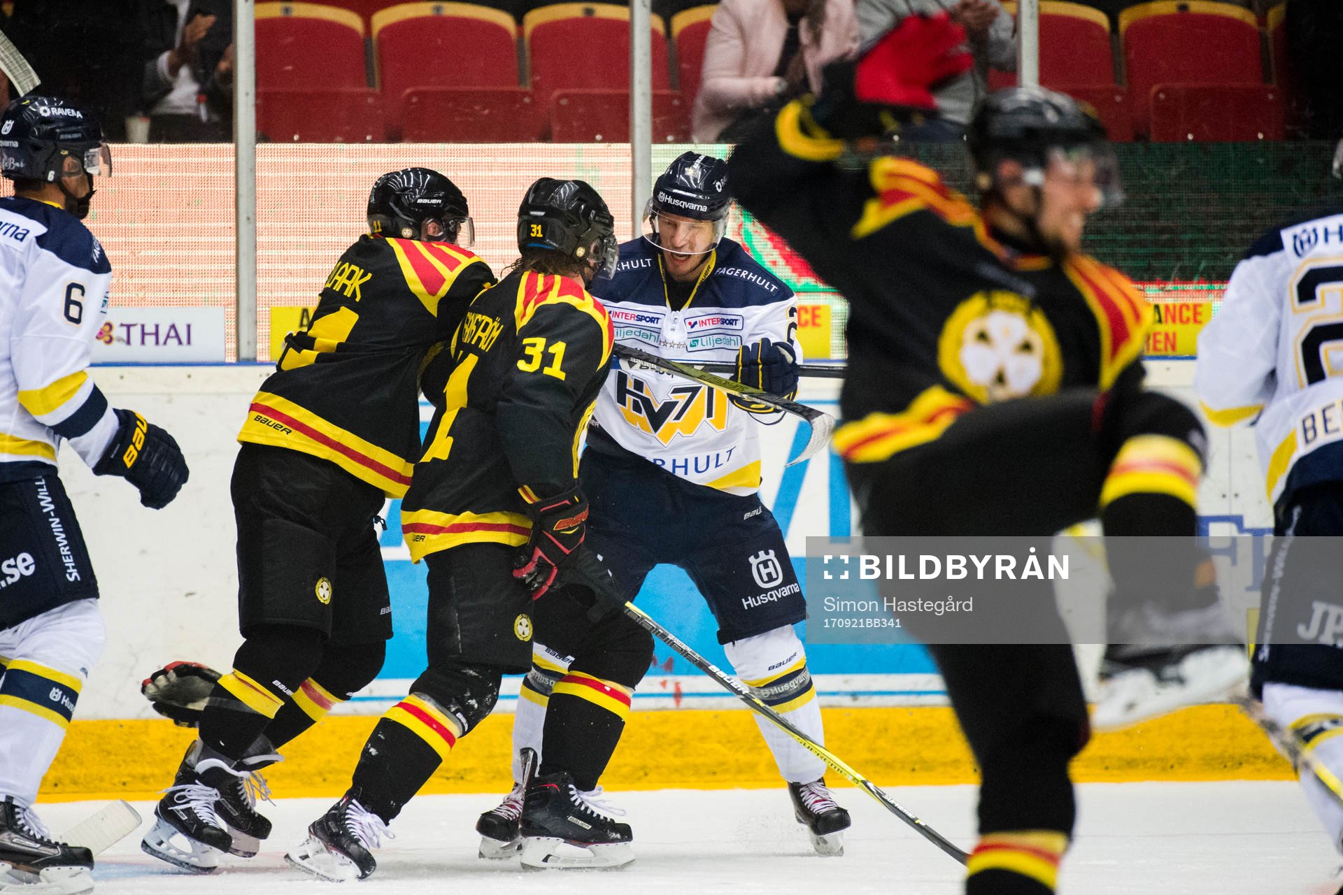s Kristofer Berglund i bråk med Brynäs Kevin Clark och