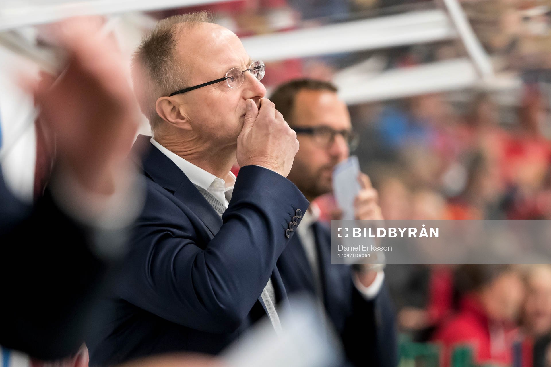 Rögles tränare Anders Eldebrink  i ishockeymatchen i SHL