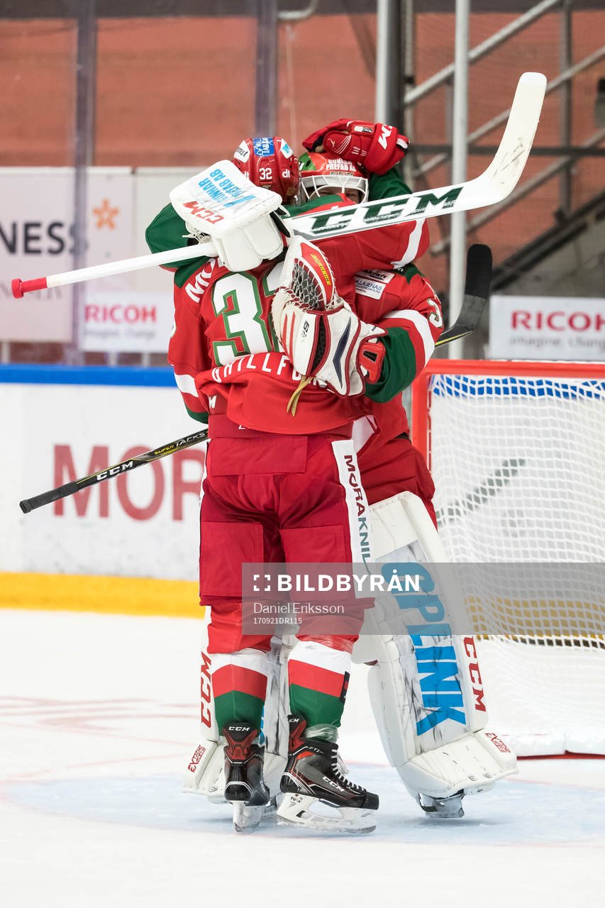 Moras målvakt Christian Engstrand jublar