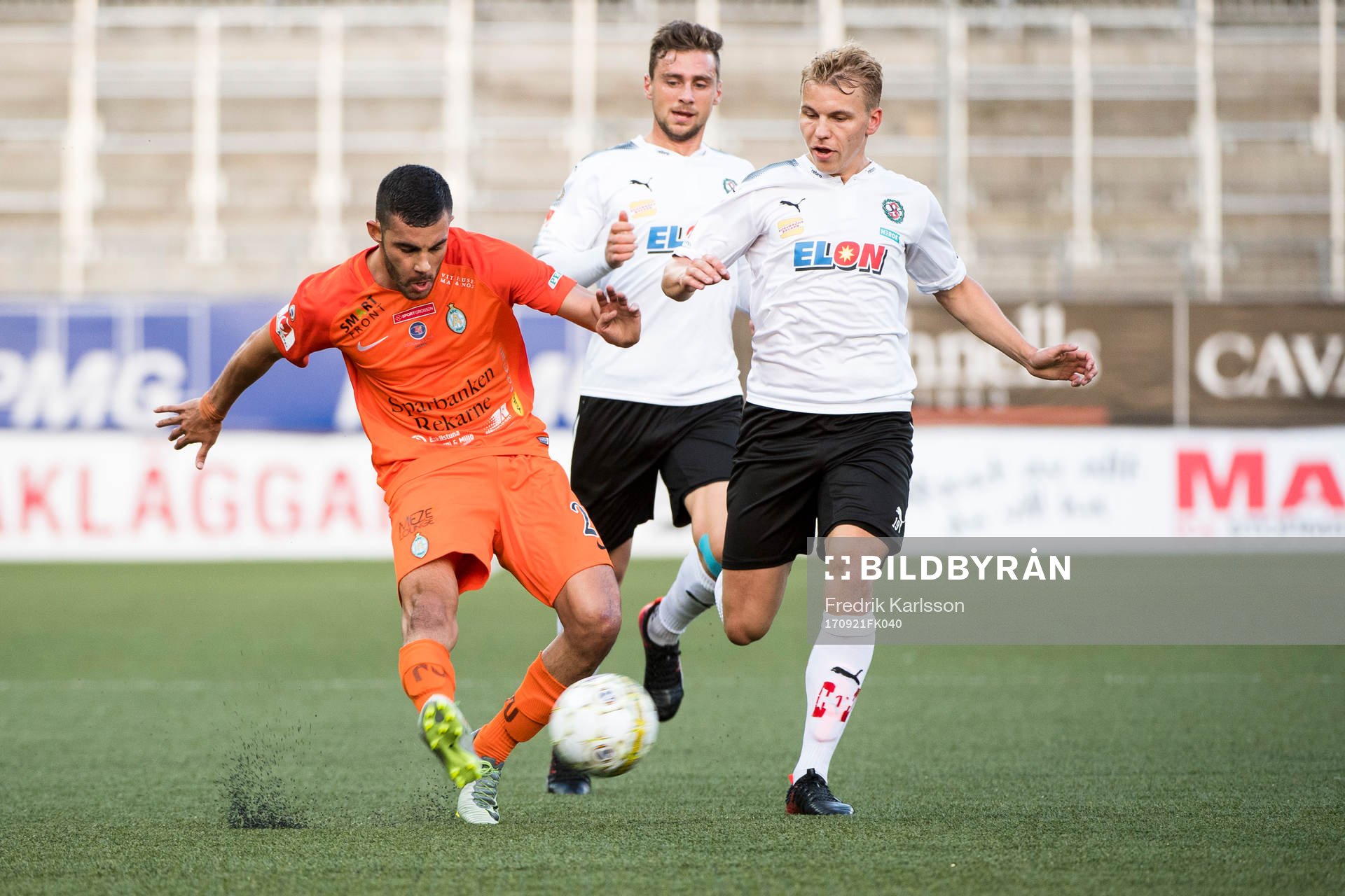 AFC Eskilstunas Farshad Noor och Örebros Sebastian Ring