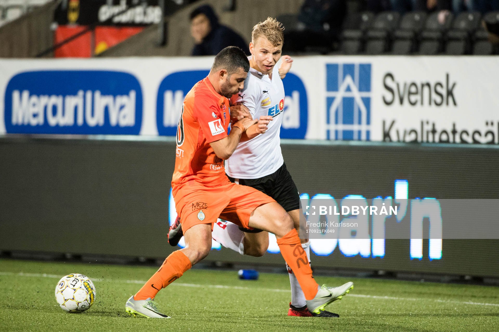 AFC Eskilstunas Farshad Noor och Örebros Sebastian Ring