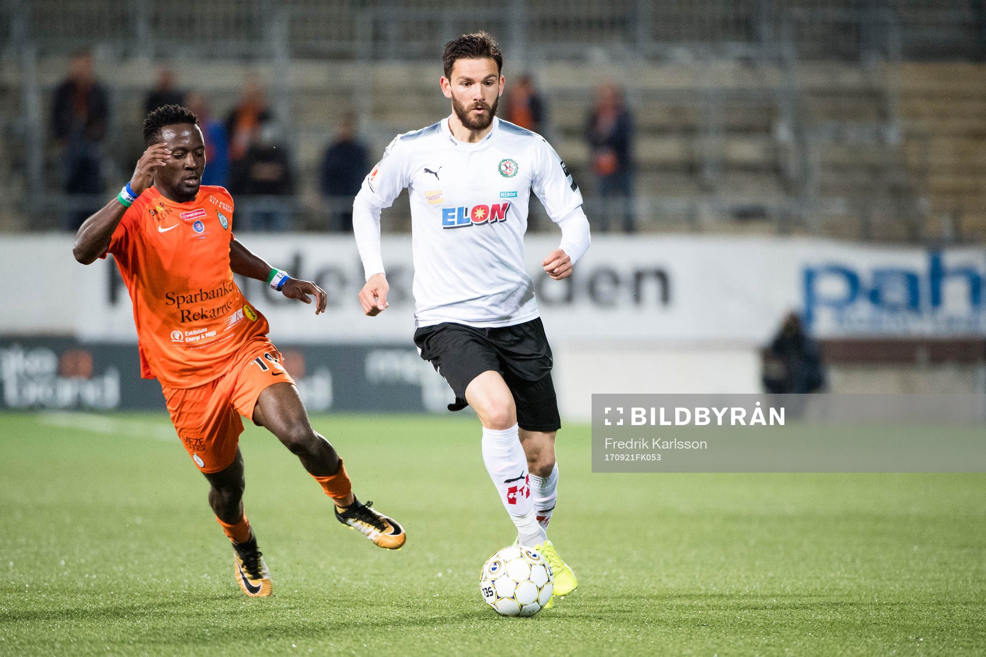 AFC Eskilstunas Mohamed Buya Turay och Örebros Brendan