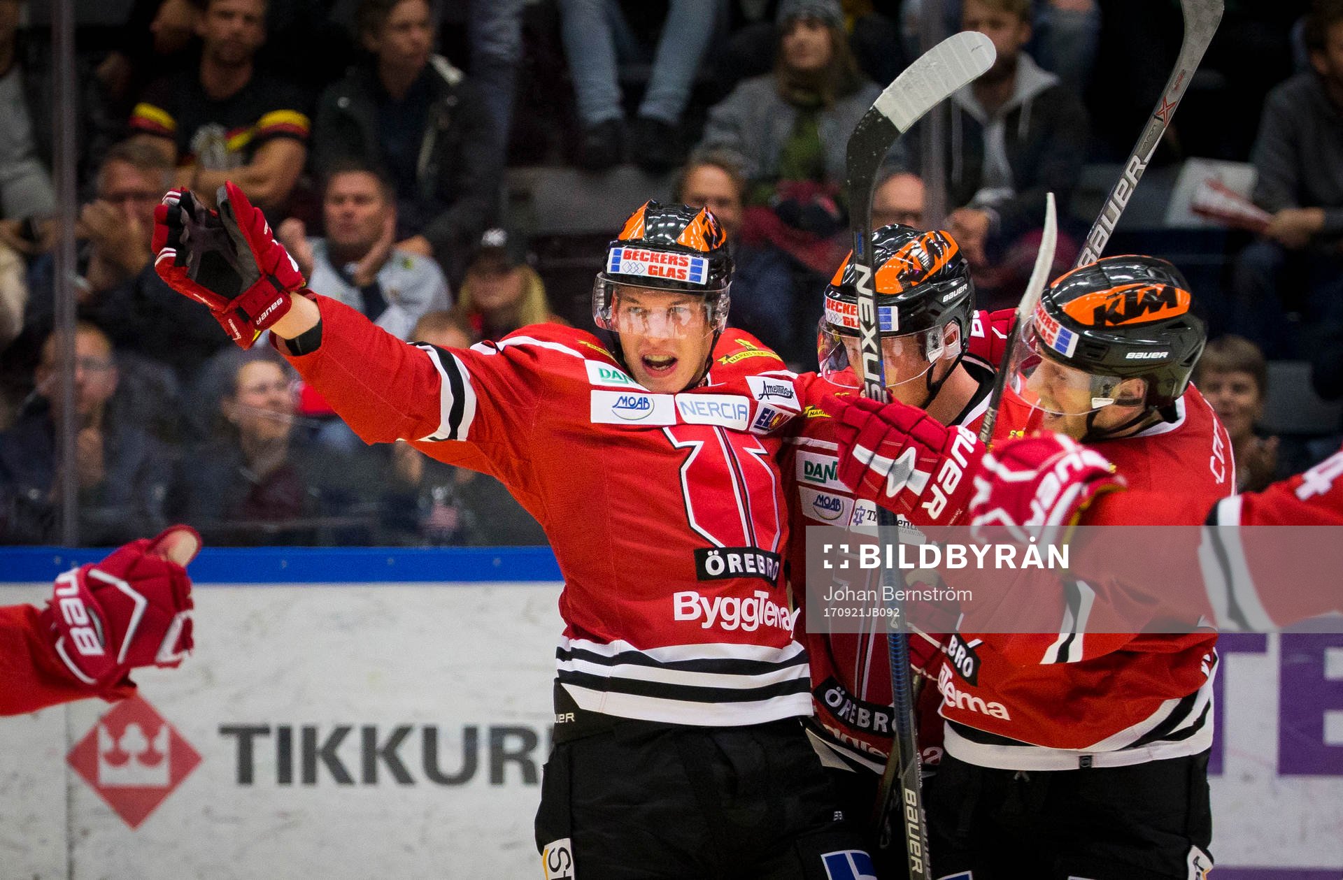 Örebros Jere Sallinen jublar