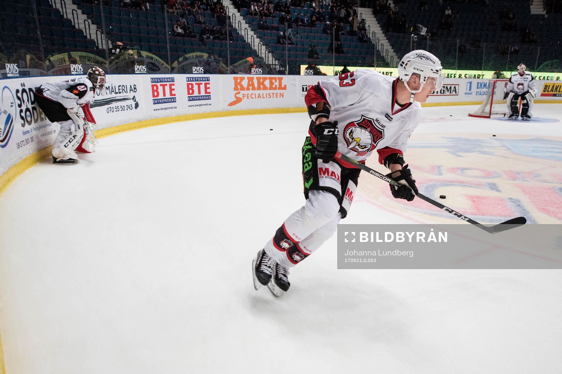 Malmö Redhawks Fredrik Händemark värmer upp